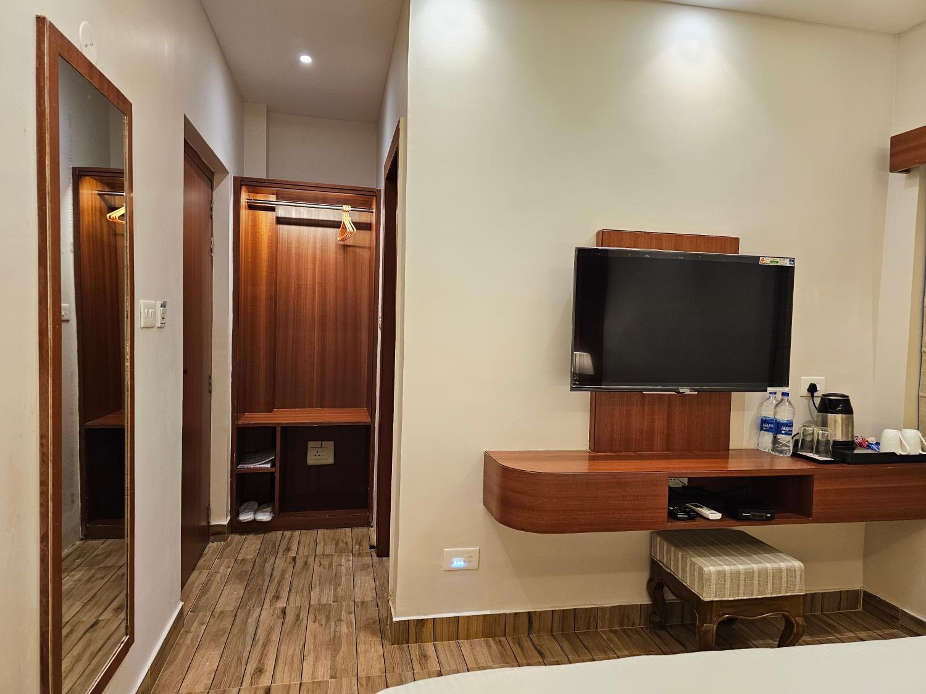 Budget Double Room - Photo 2