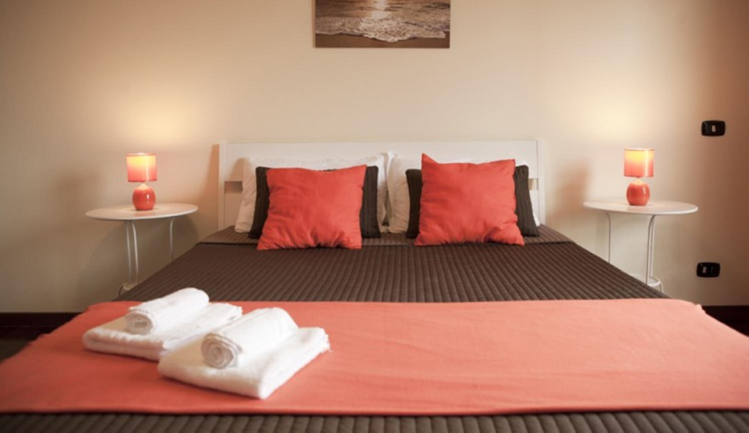 Deluxe Double Room With Private Bathroom