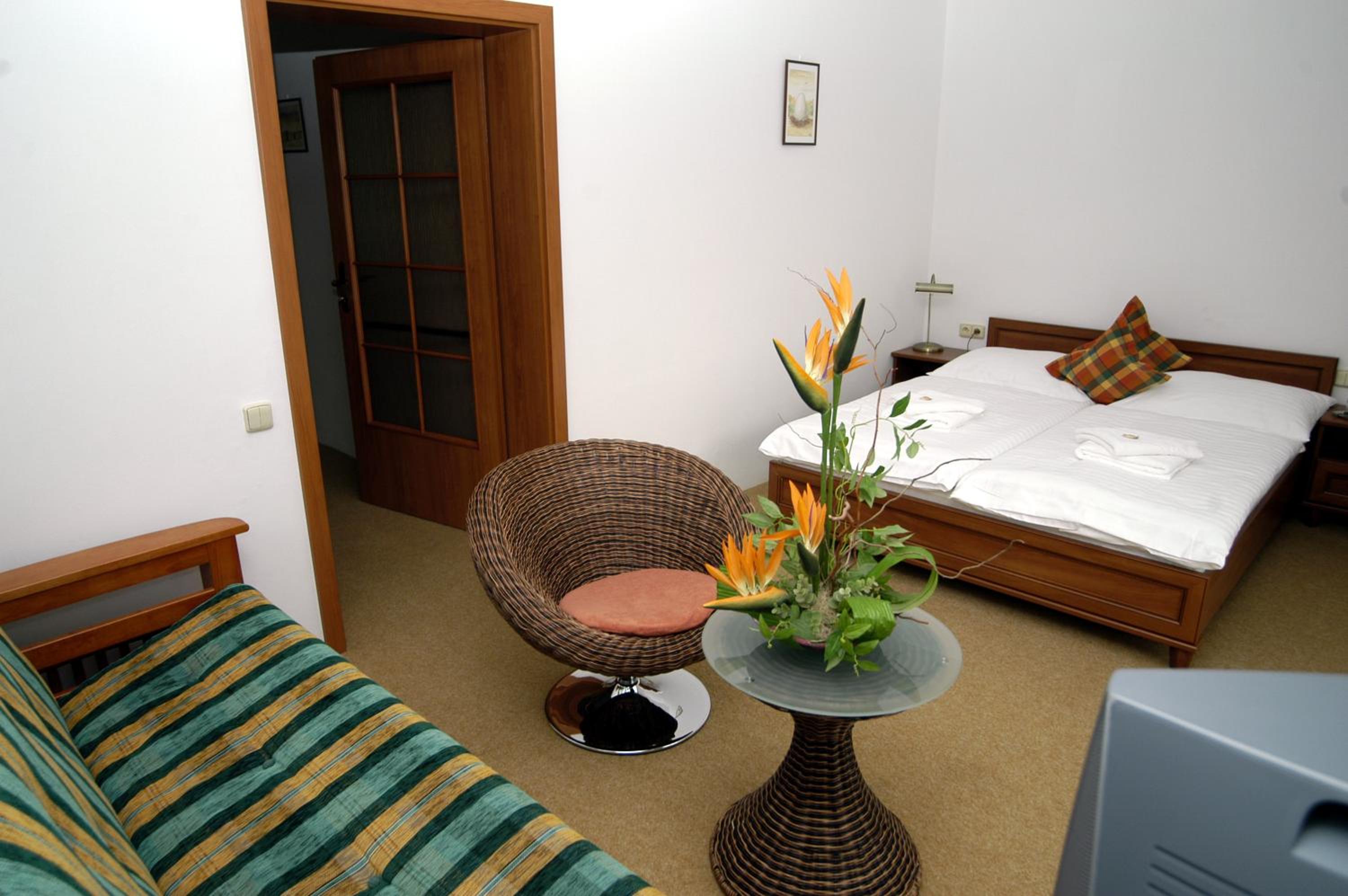 Suite with Hot Tub photo 2