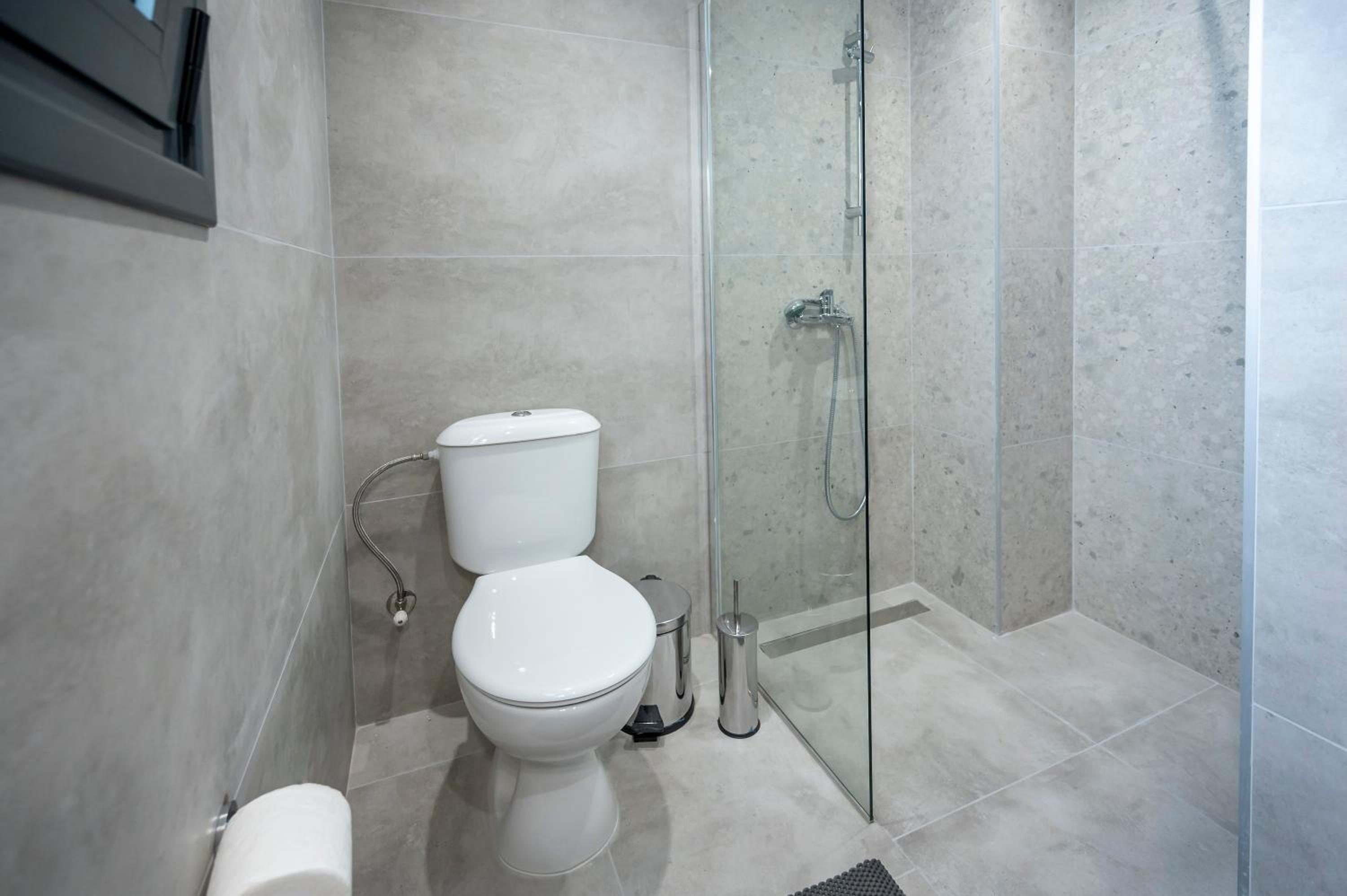 Two-Bedroom Apartment with Balcony photo 2