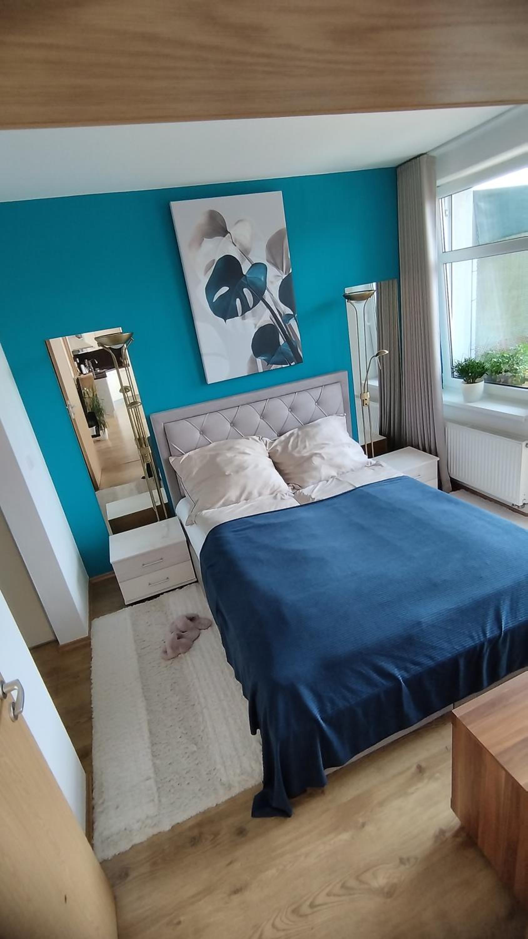 One-Bedroom Apartment photo 1