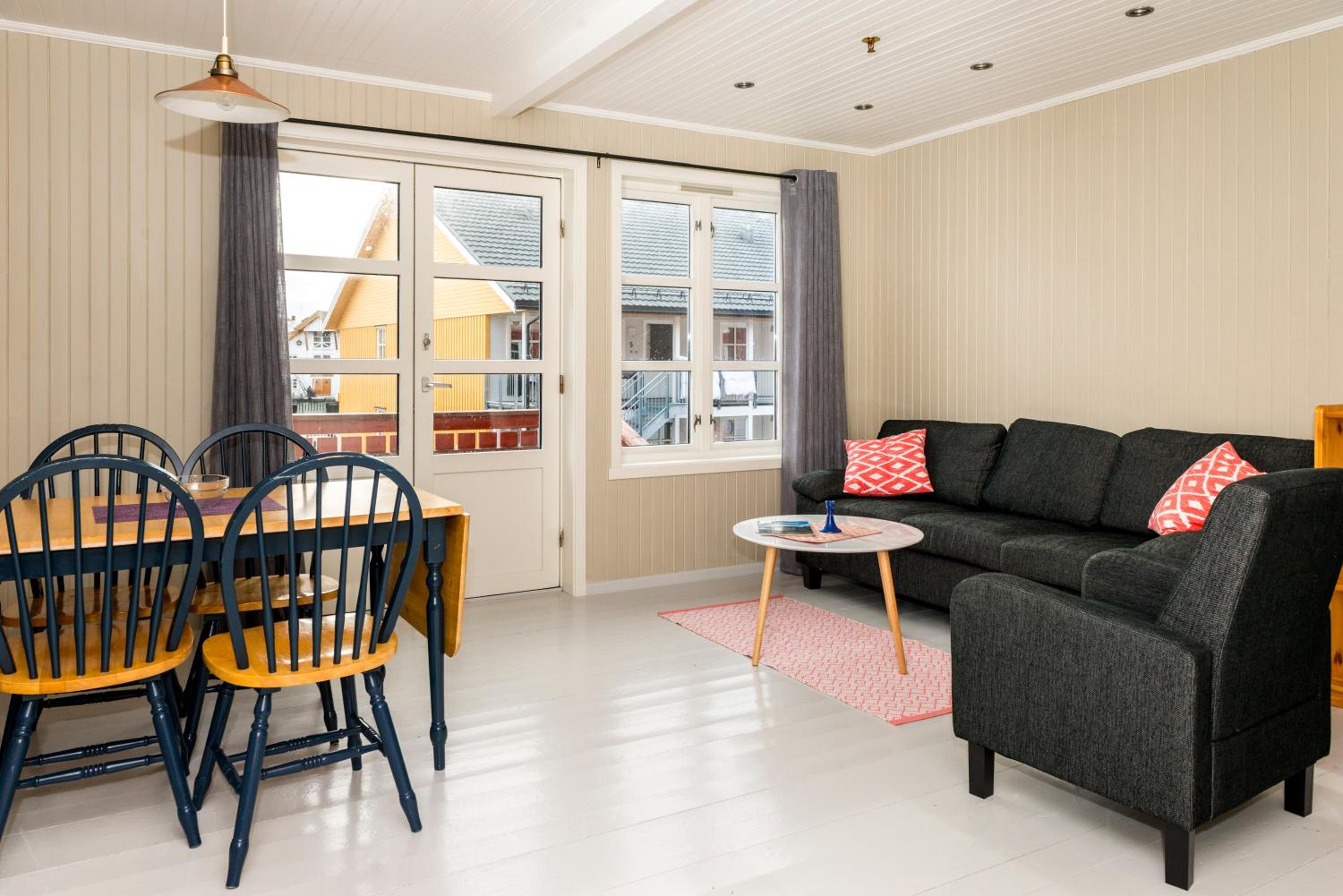 Two-Bedroom Apartment - Photo 2