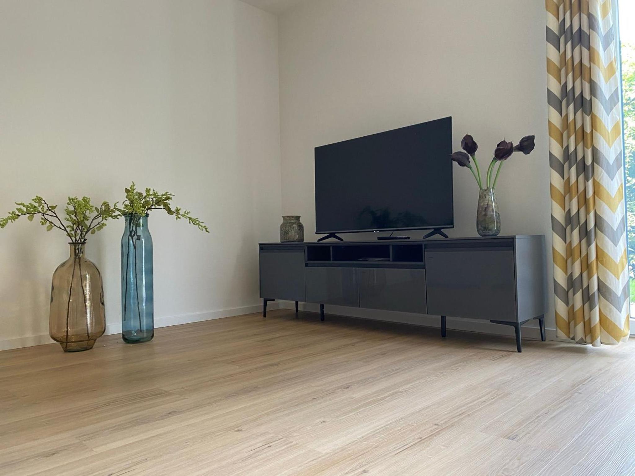 One-Bedroom Apartment with Terrace photo 3