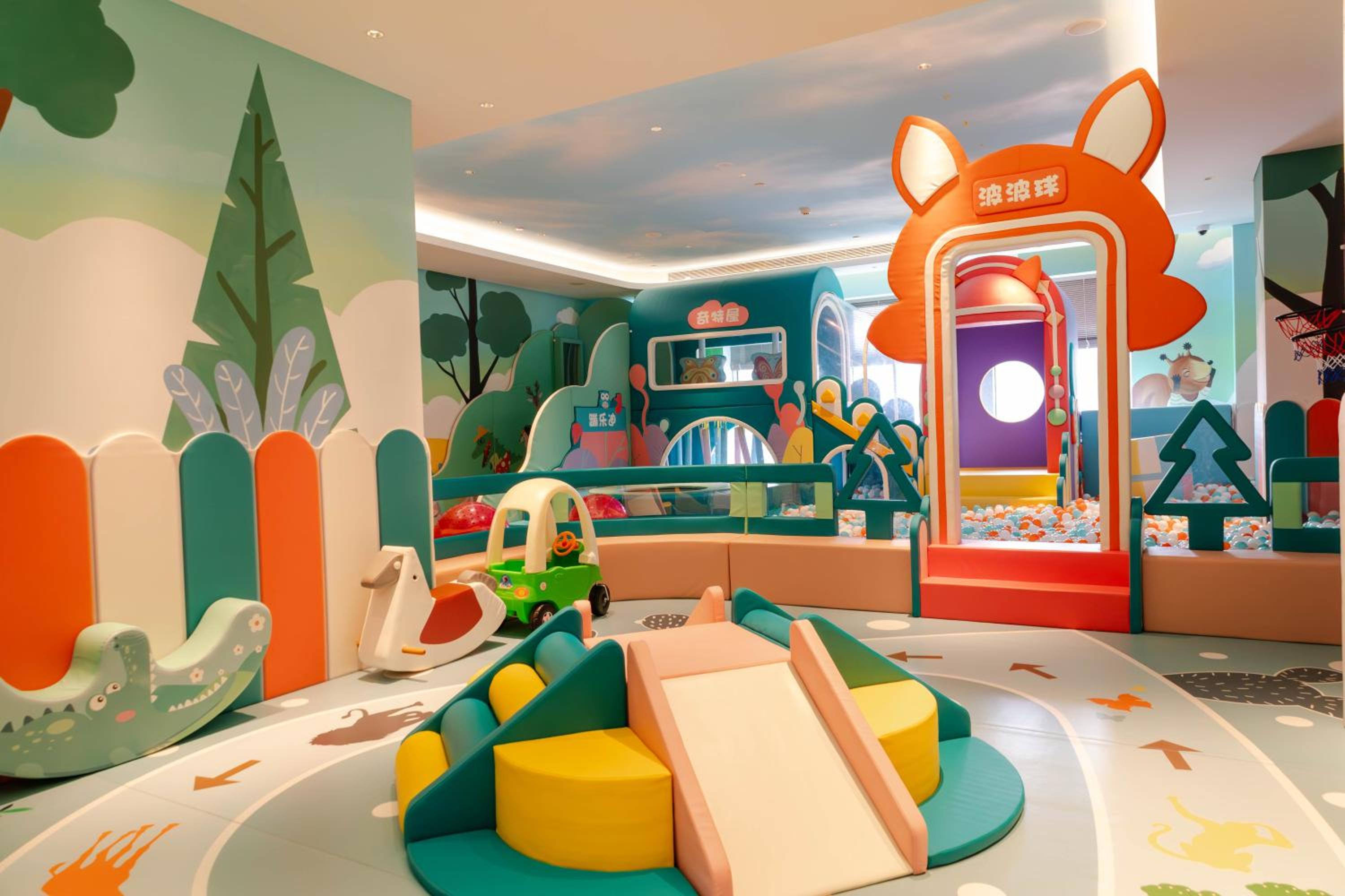 Deluxe King Suite photo 3