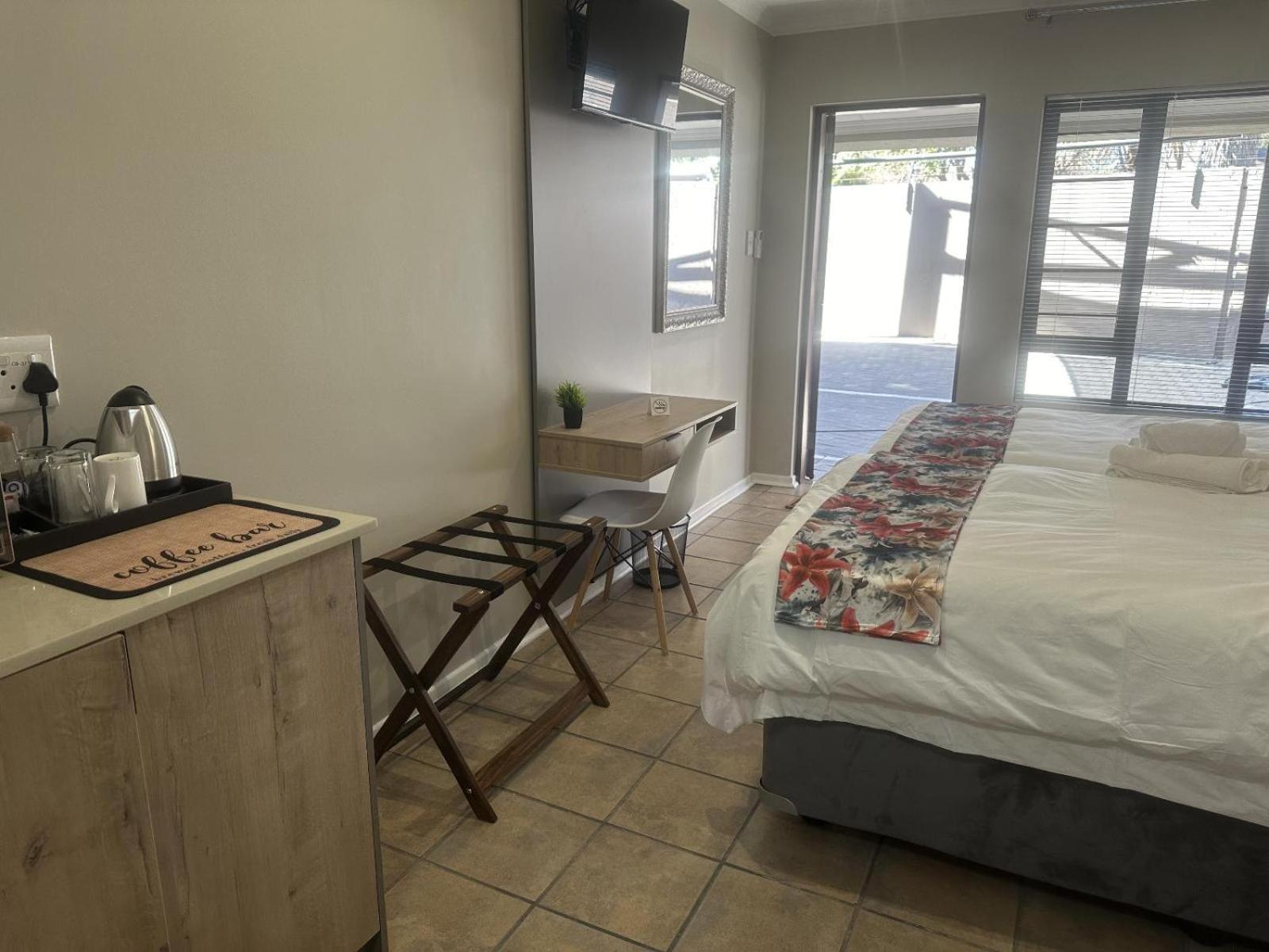 Deluxe Twin Room photo 3