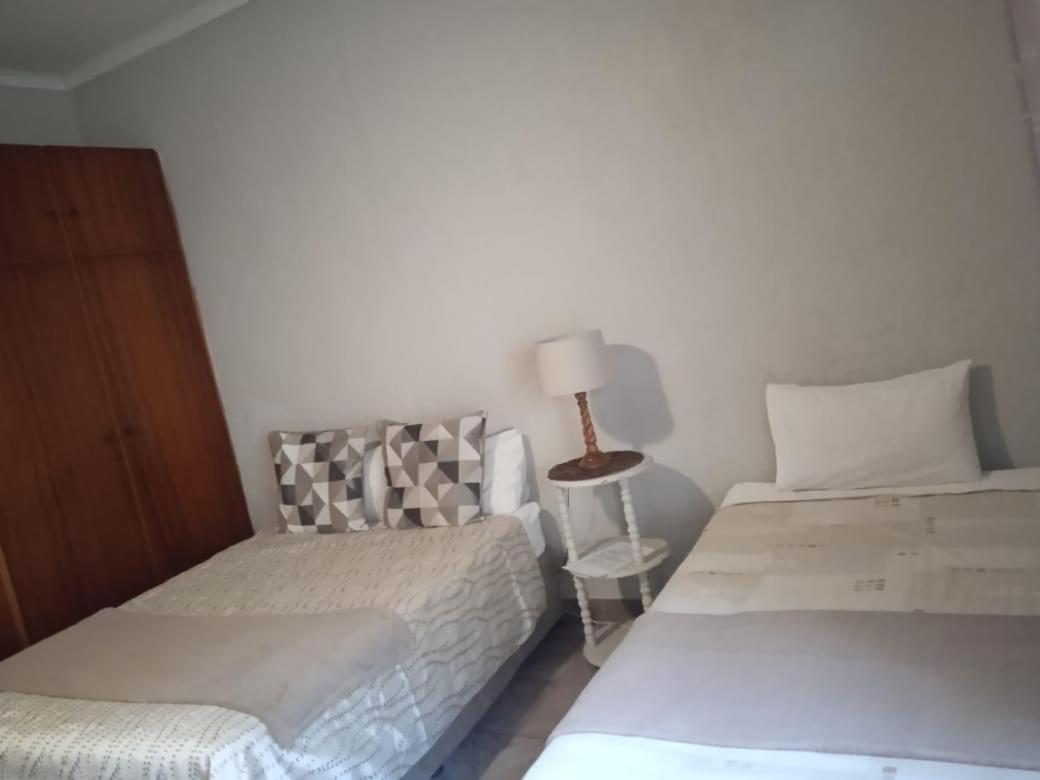 Budget Twin Room photo 2