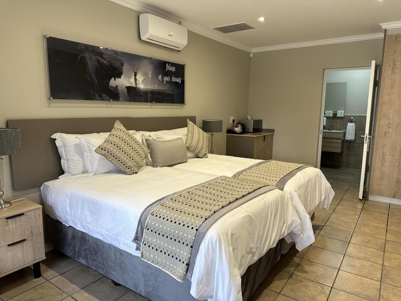 Luxury King Room photo 1
