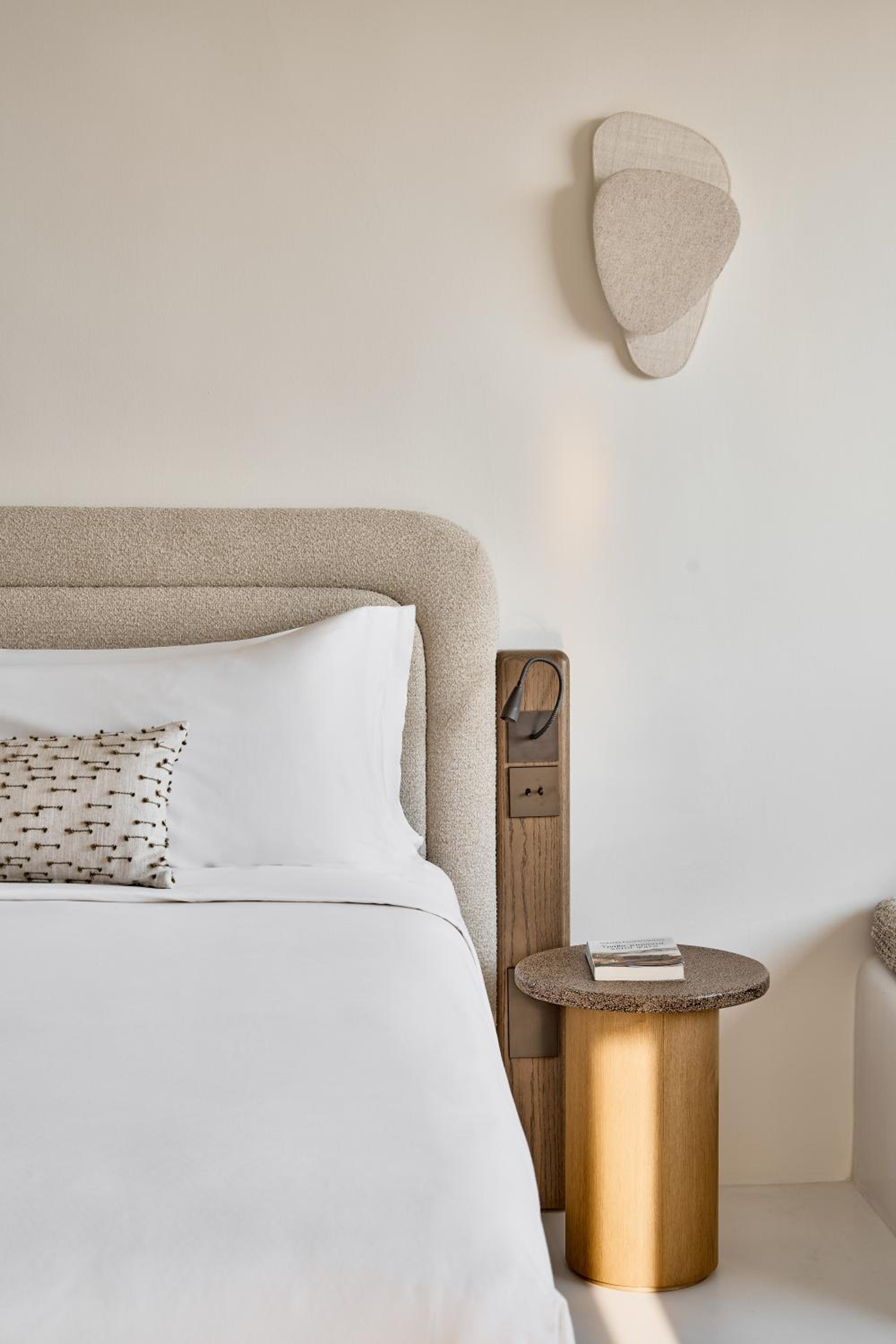 Vibrant Suite, 1 Bedroom Junior Suite, 1 King, Caldera view thumbnail 6