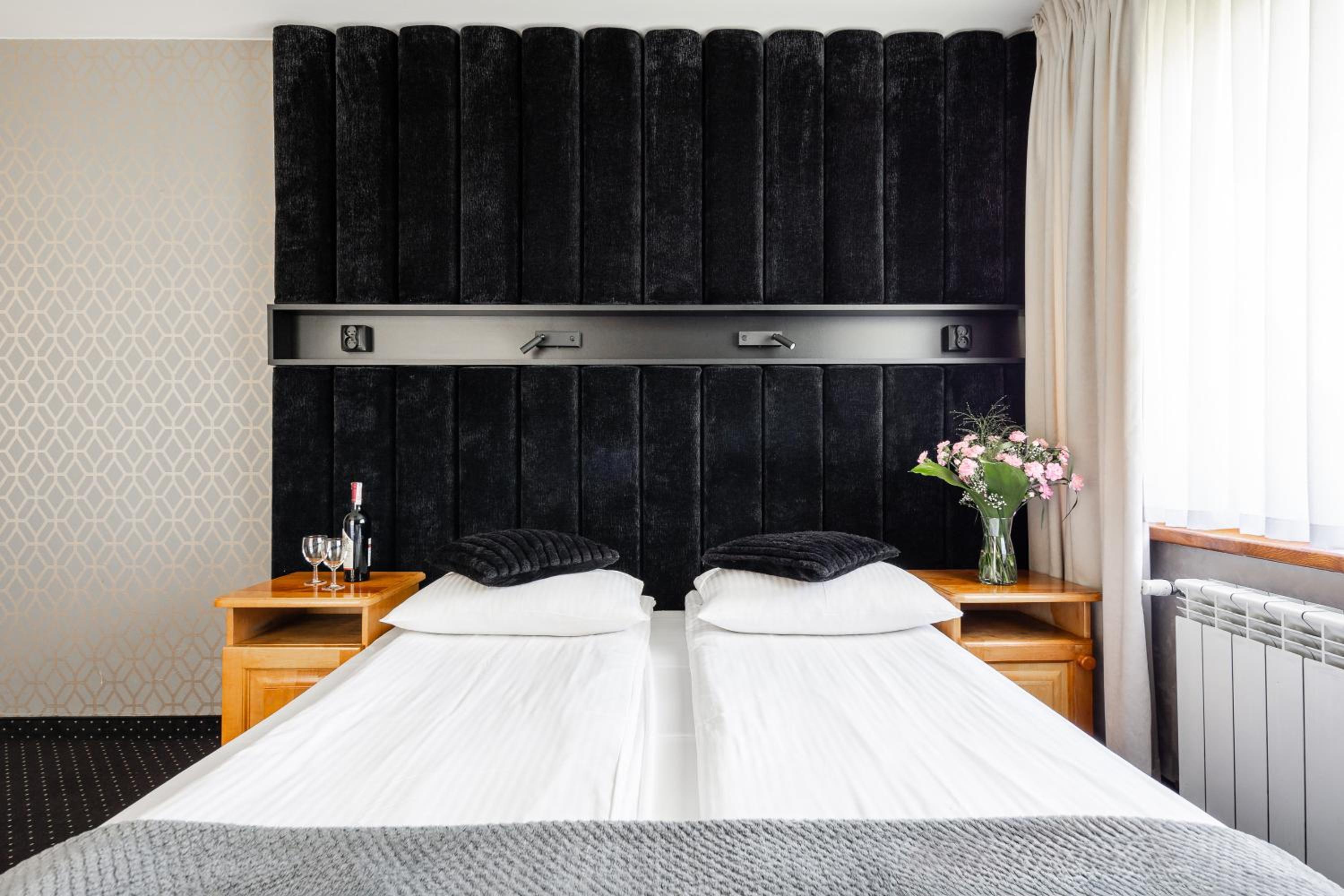 Double or Twin Room photo 3