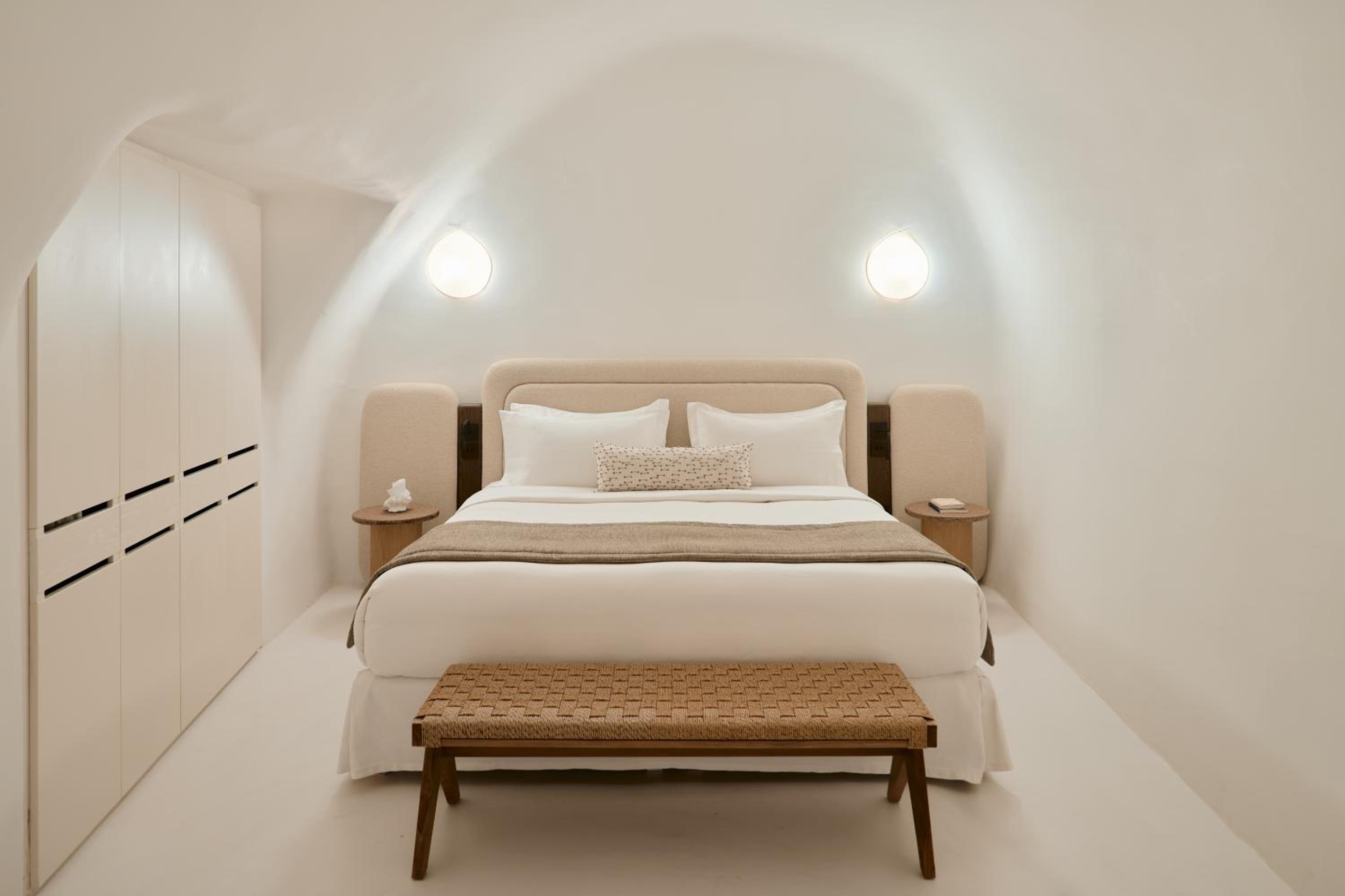 Wet Allure Suite, 1 Bedroom Suite, 1 King, Caldera view, Sea view thumbnail 5