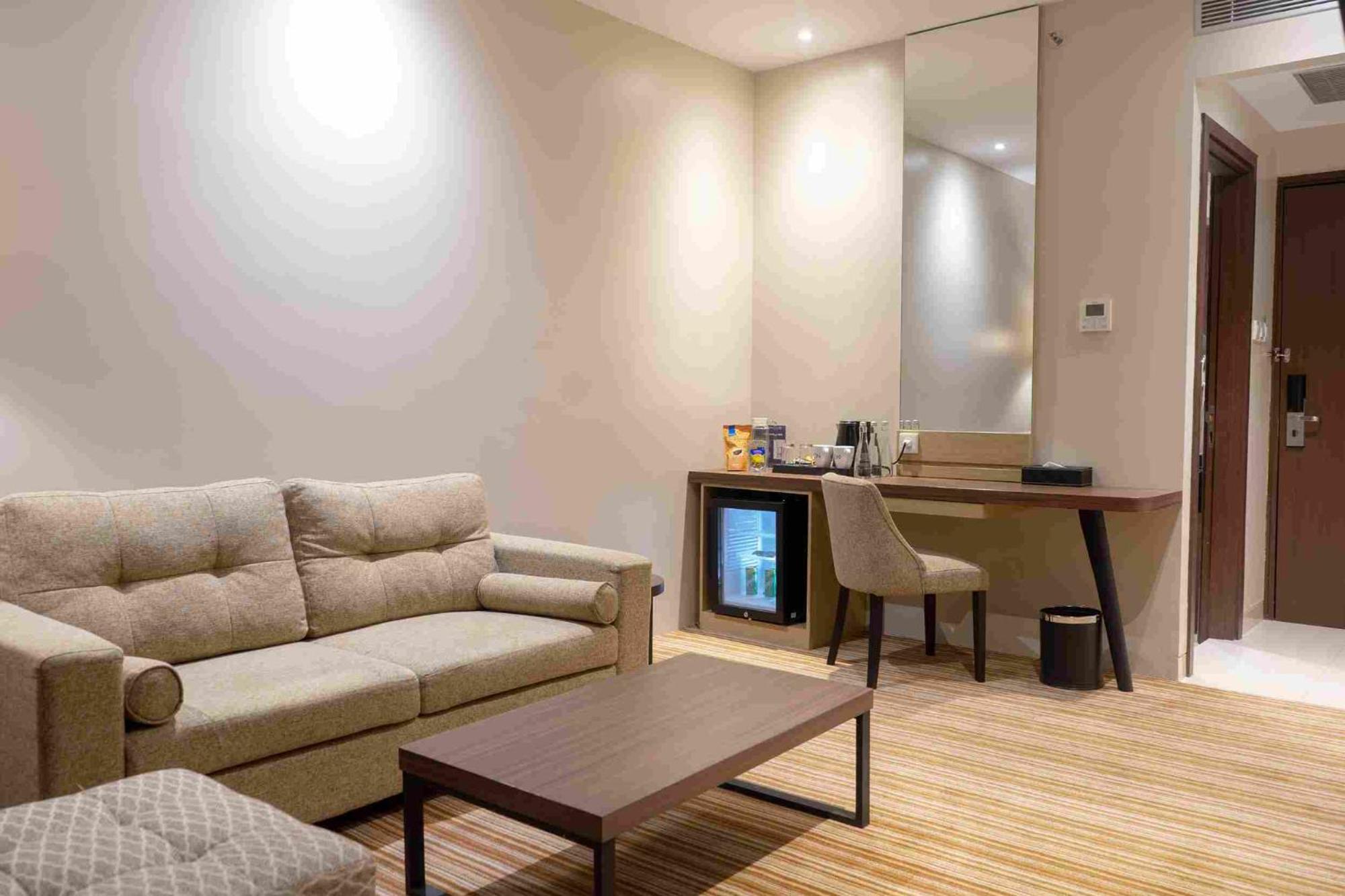 Aston Suite - Photo 5