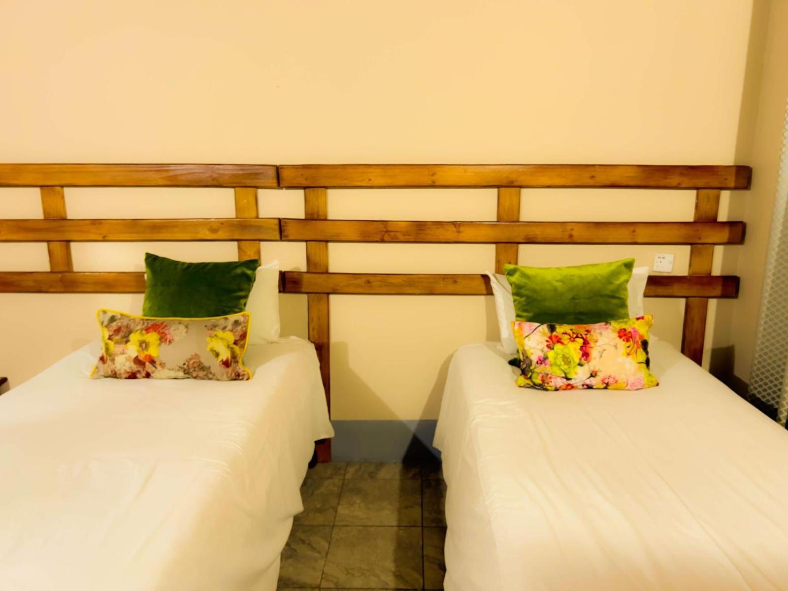 Standard Twin Room photo 2