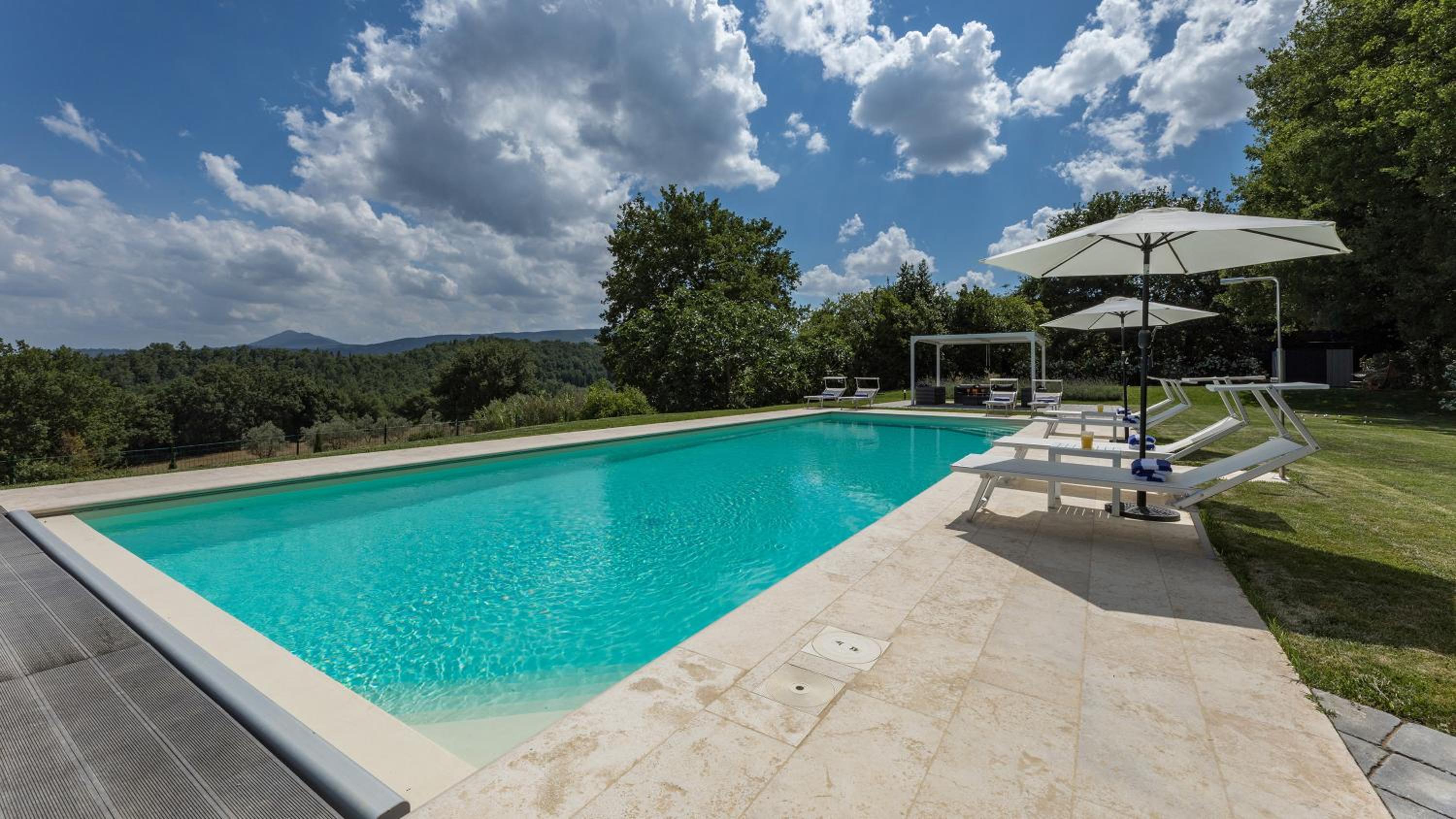 Five-Bedroom Villa photo 3