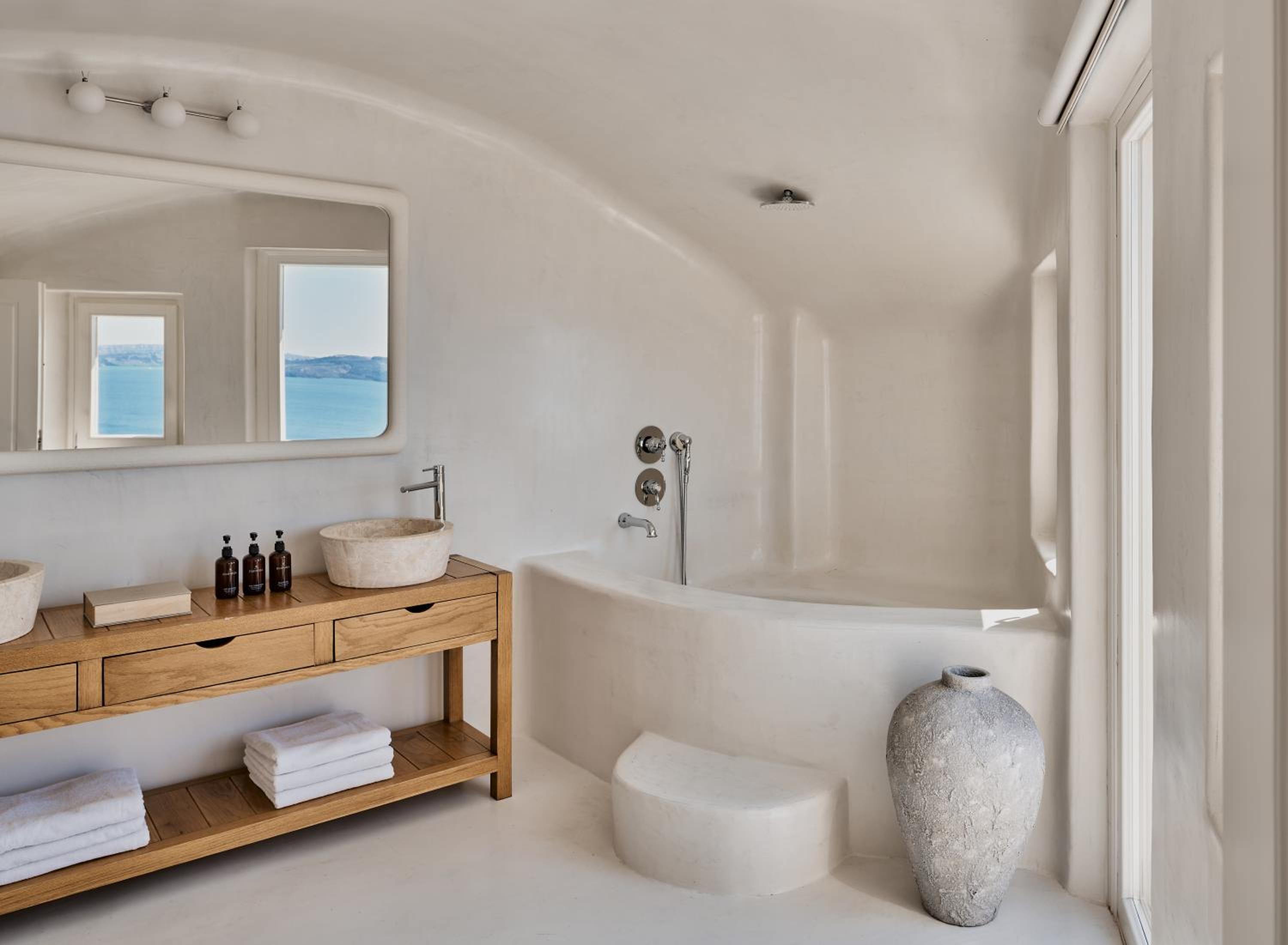 All 2 Senses Suite, 2 Bedroom Suite, Caldera view, Sea view thumbnail 6