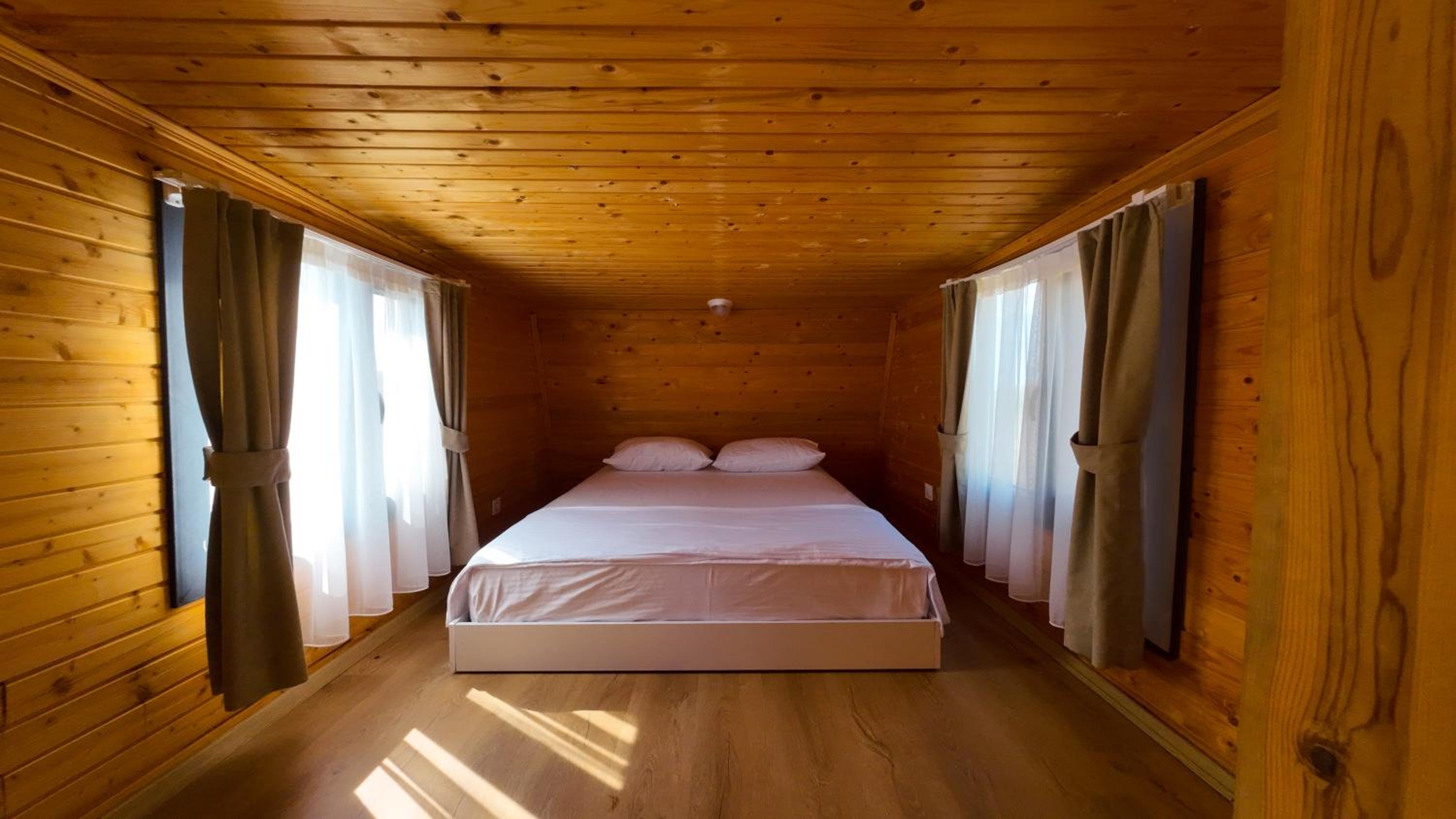 Mobile Home photo 1