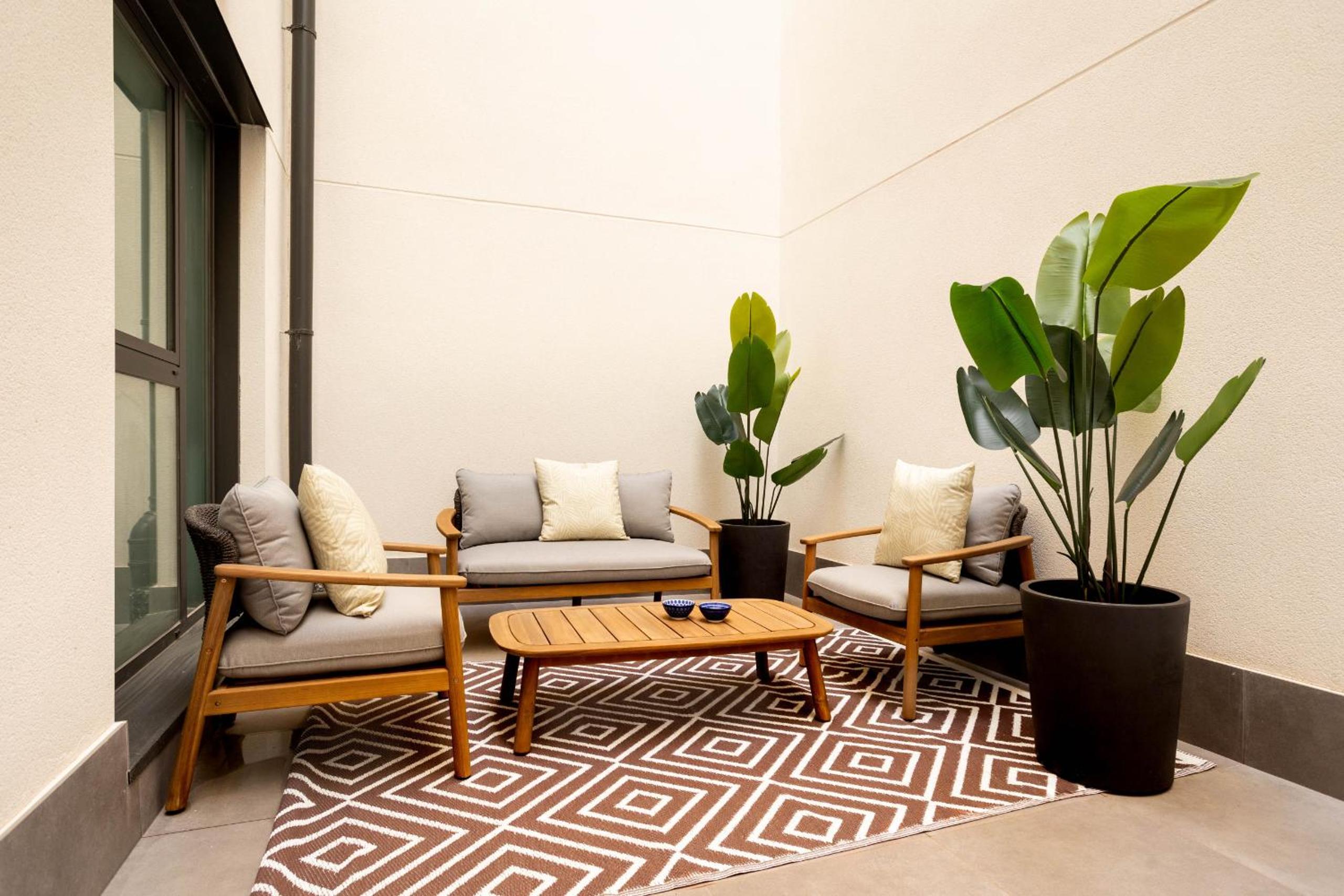 One-Bedroom Apartment III with Terrace photo 3