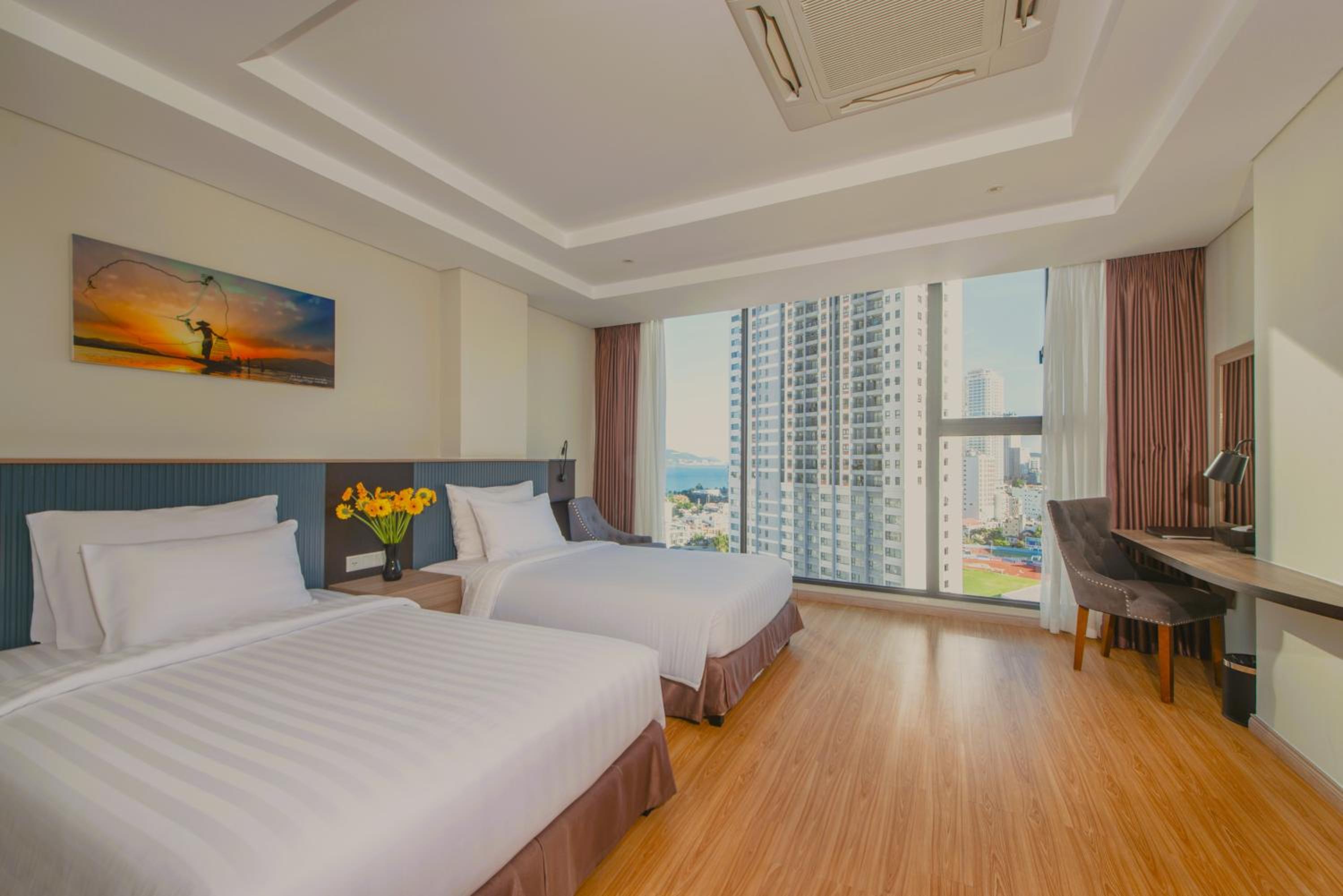Deluxe Room with Sea View - Photo 8