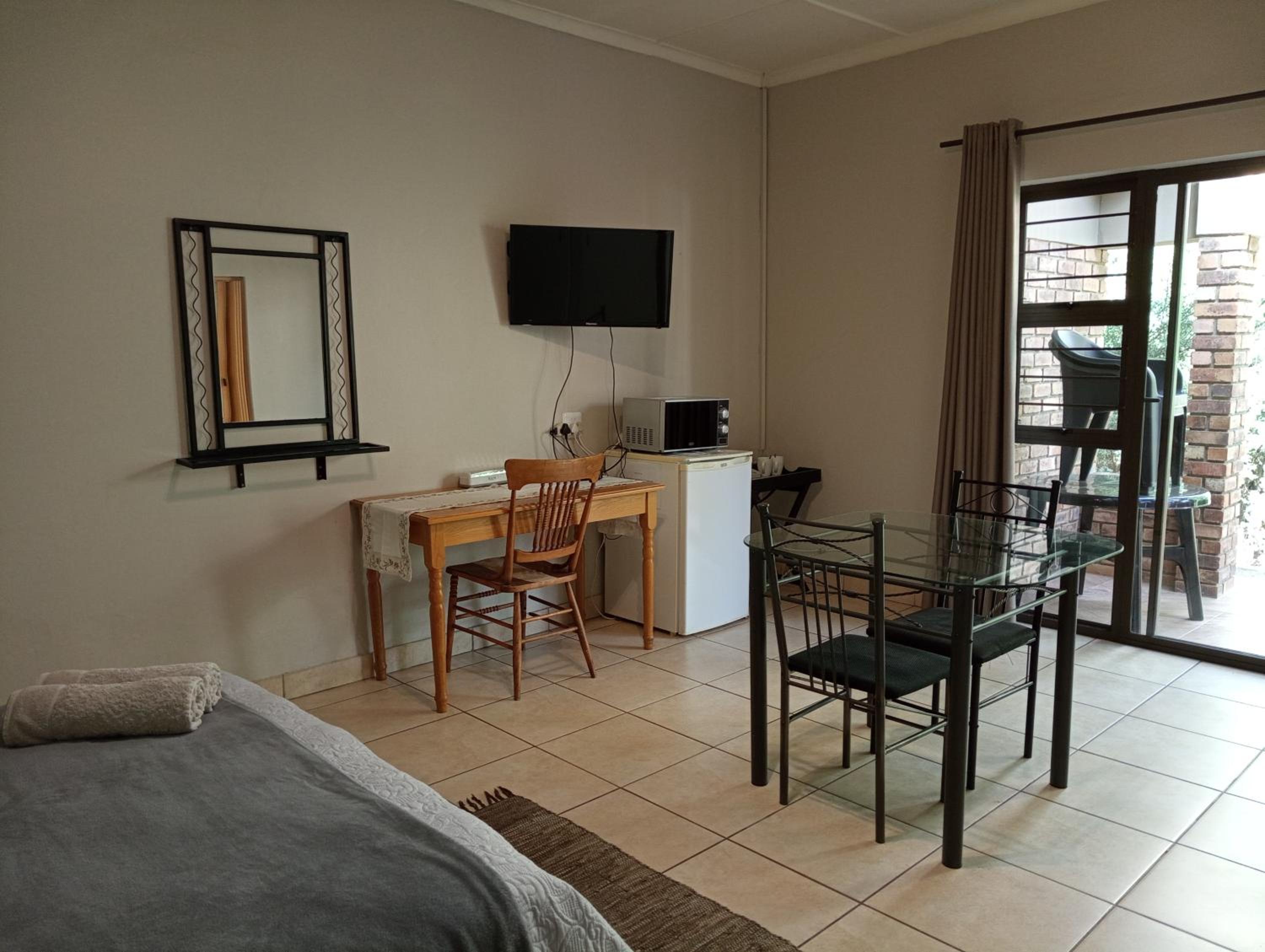 Deluxe Double Room with Shower photo 2