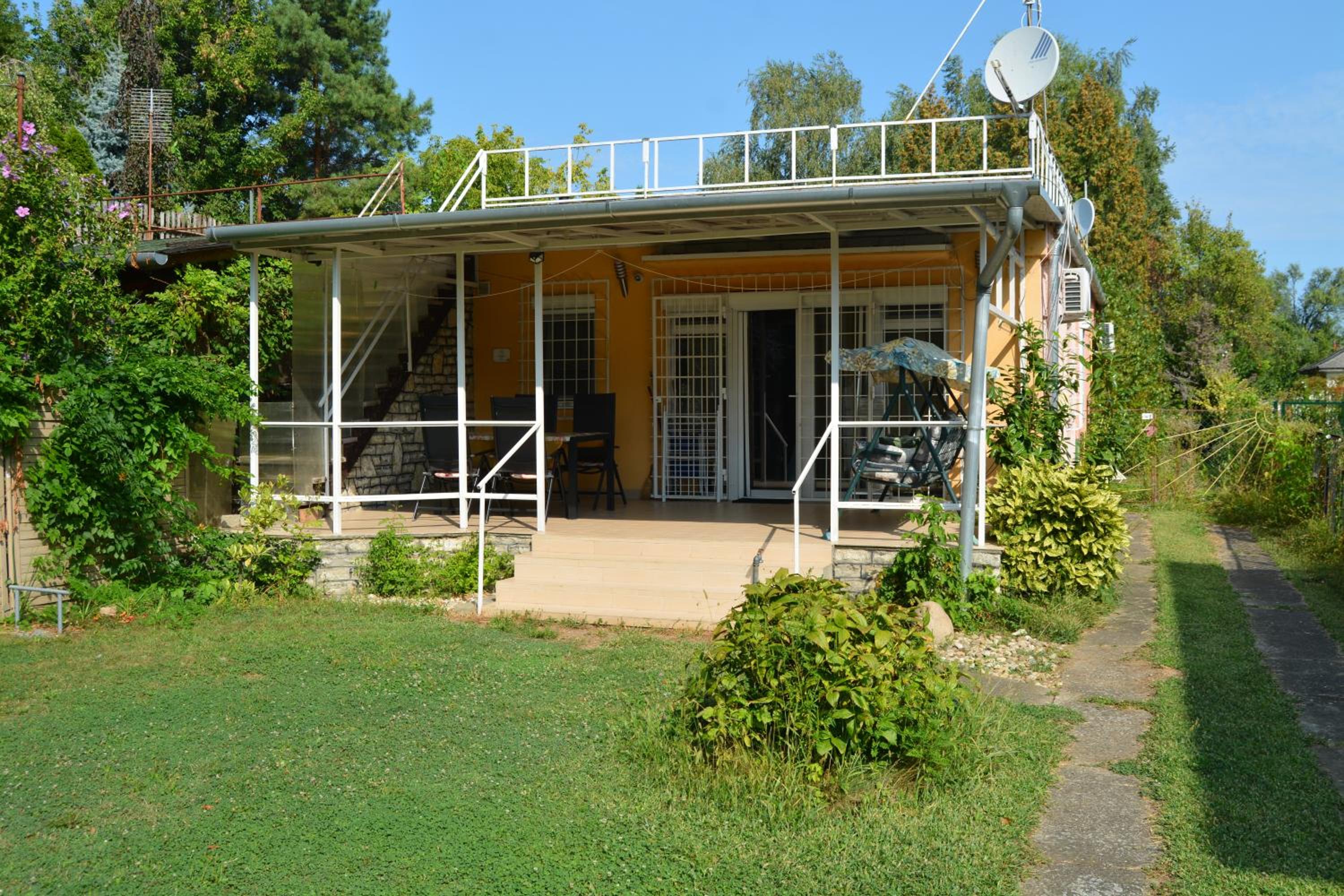 Two-Bedroom House photo 2