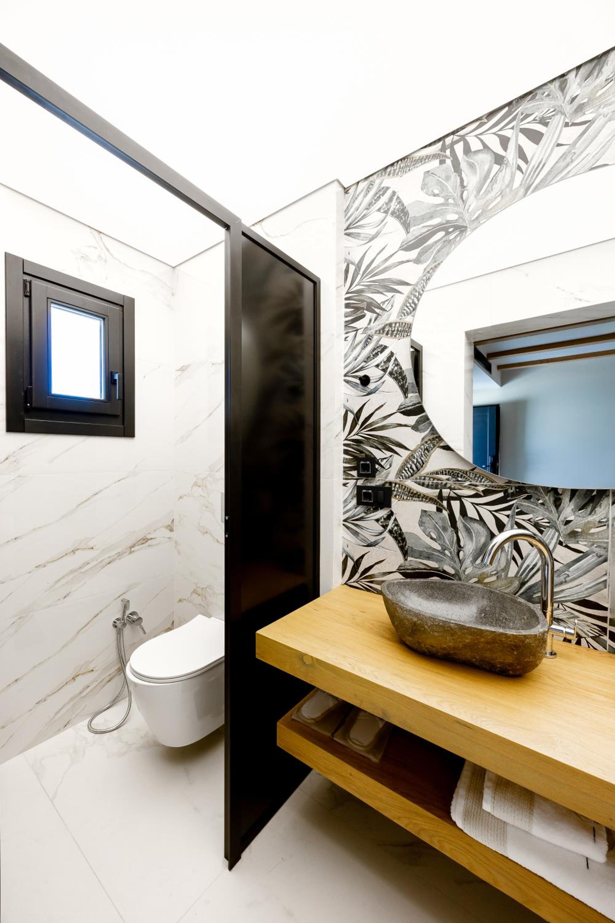 Honeymoon Suite with Outdoor Jetted Tub - Photo 14