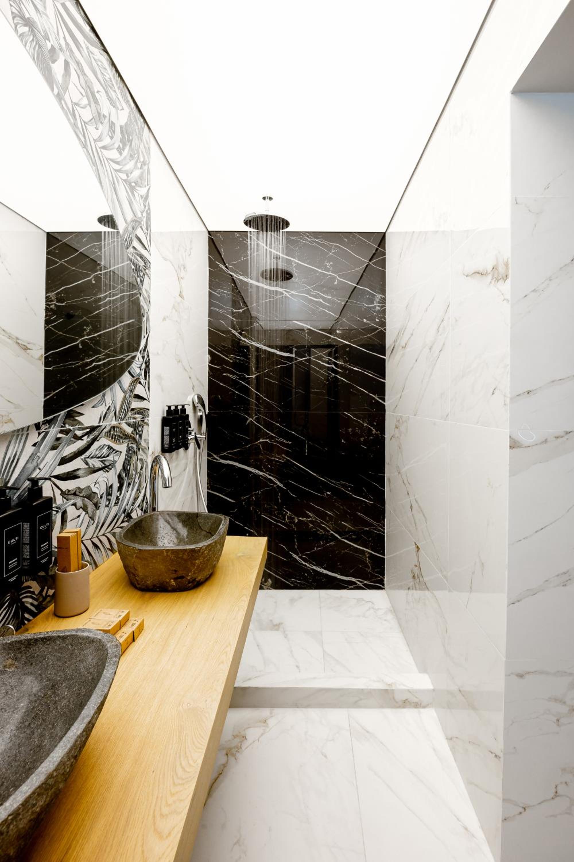 Honeymoon Suite with Outdoor Jetted Tub - Photo 3