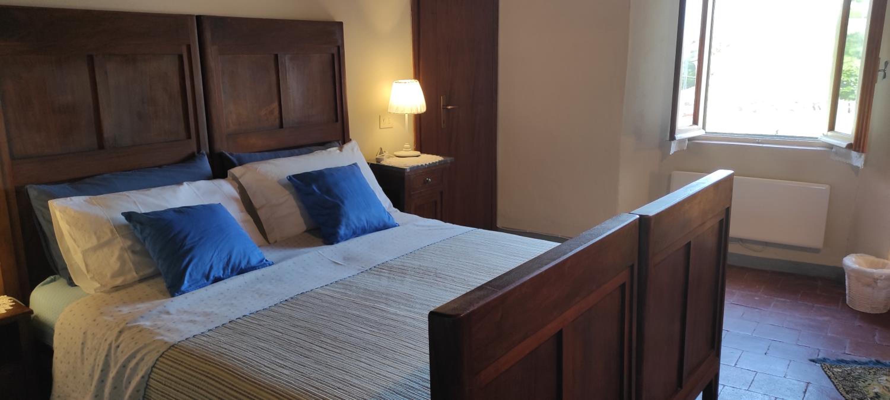 Basic Triple Room with Shared Bathroom photo 1
