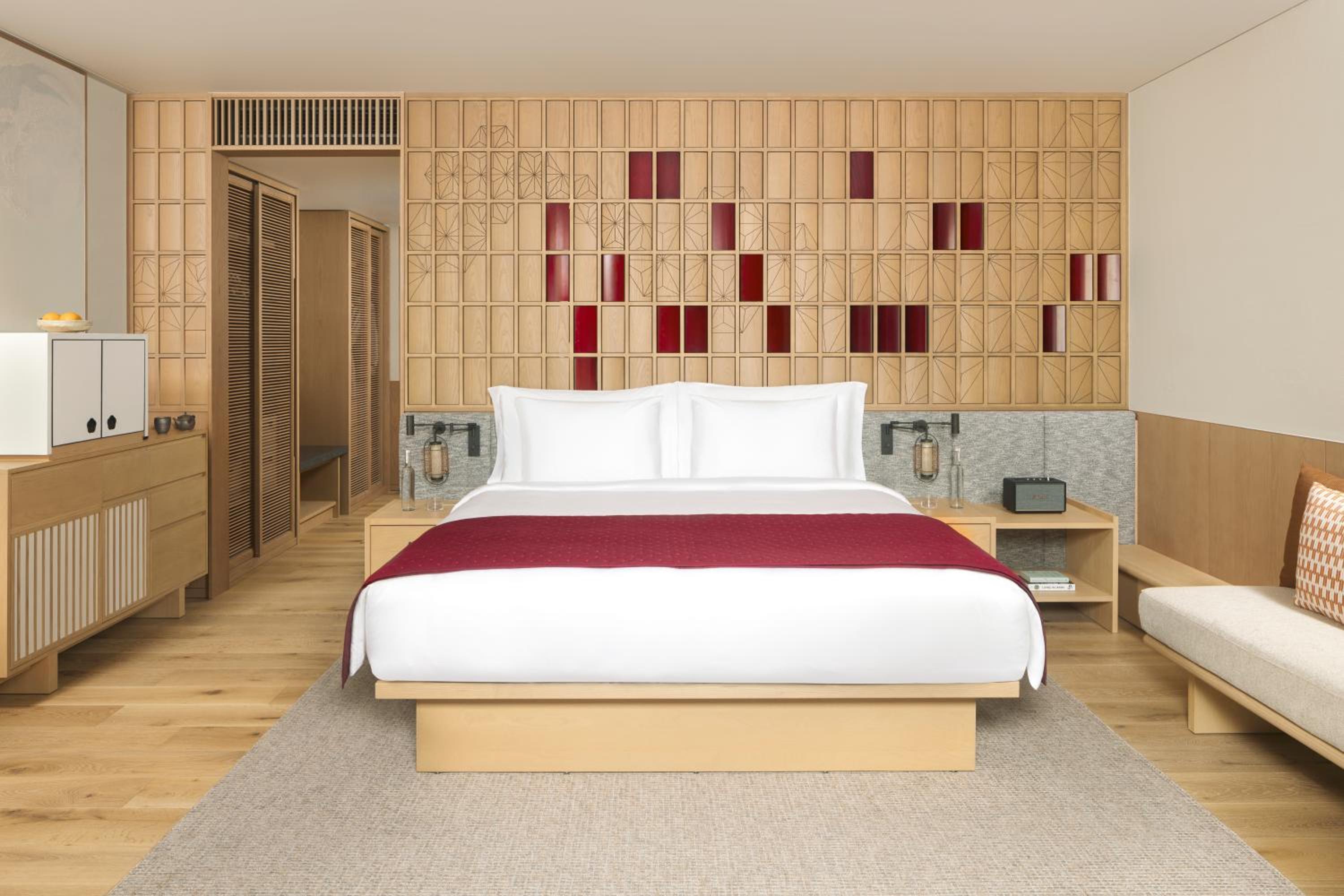 Superior King Room - Photo 3