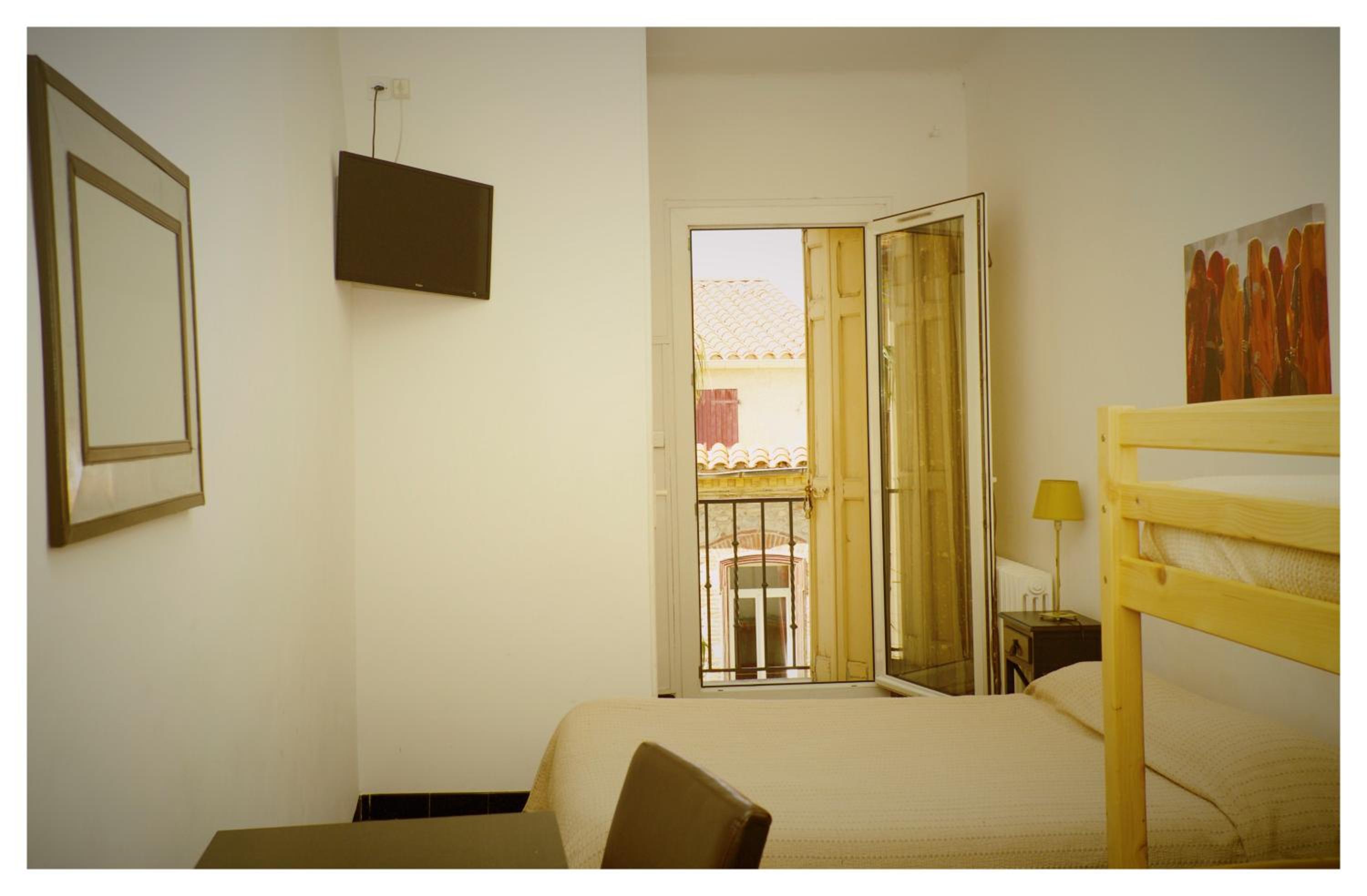 Family Room - Photo 4