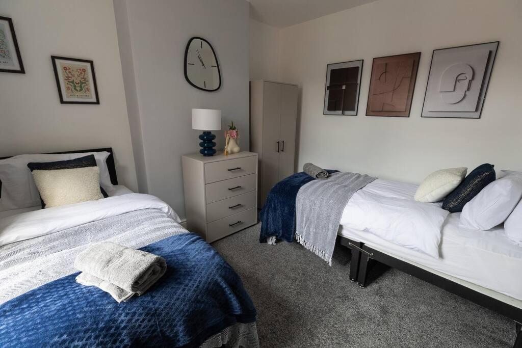 Four-Bedroom House photo 2