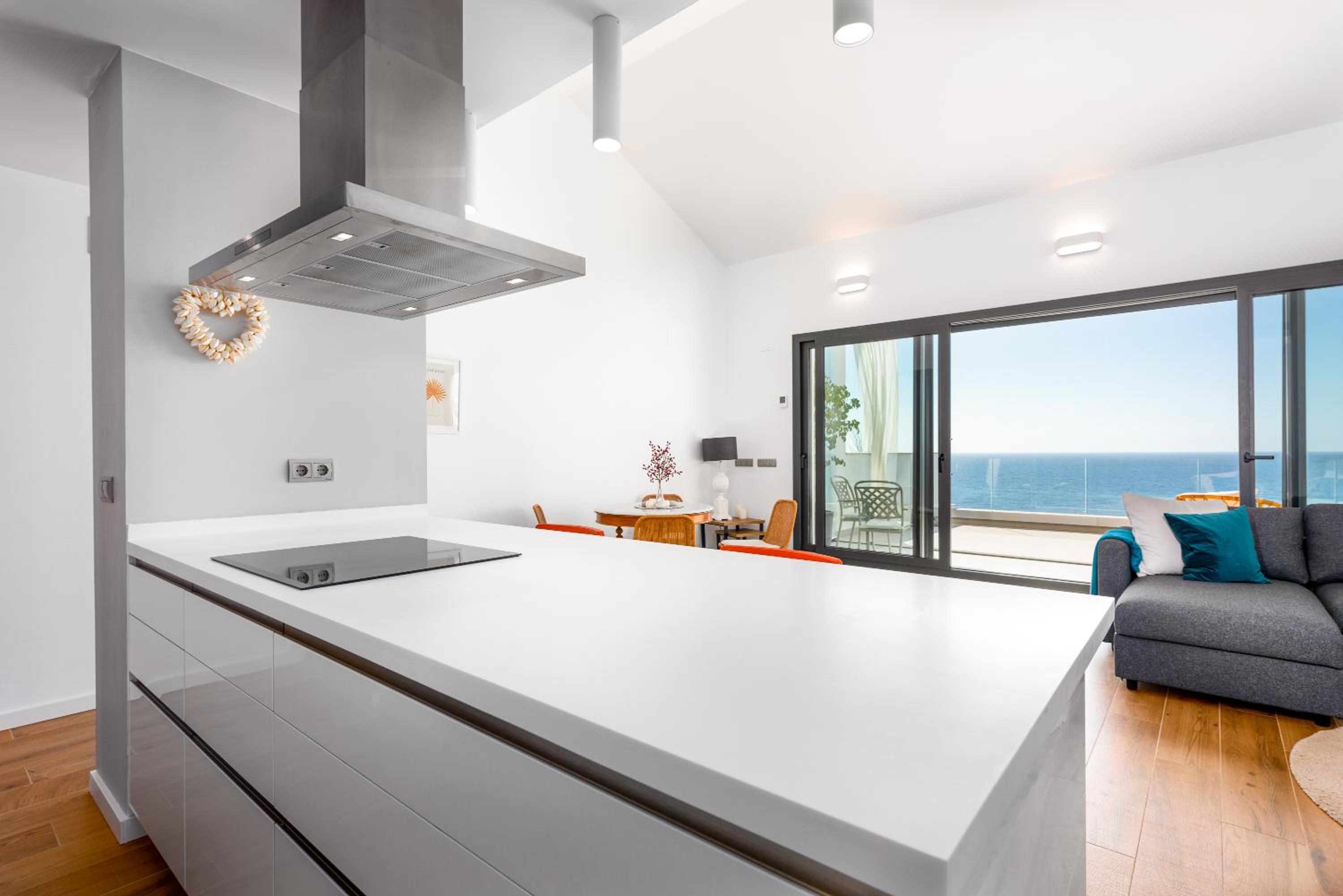 Two-Bedroom Deluxe Apartment with Ocean View photo 3