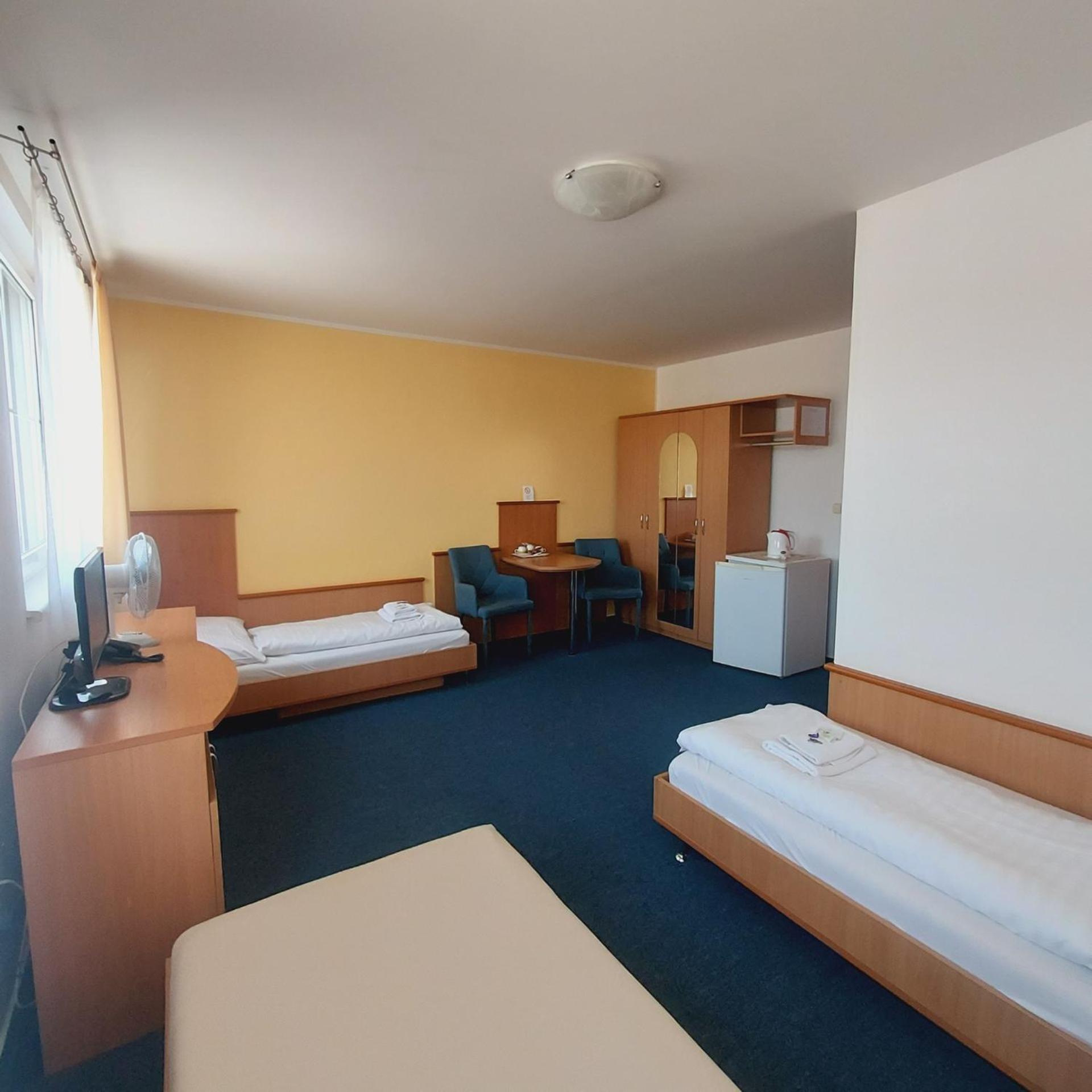 Standard Triple Room photo 2
