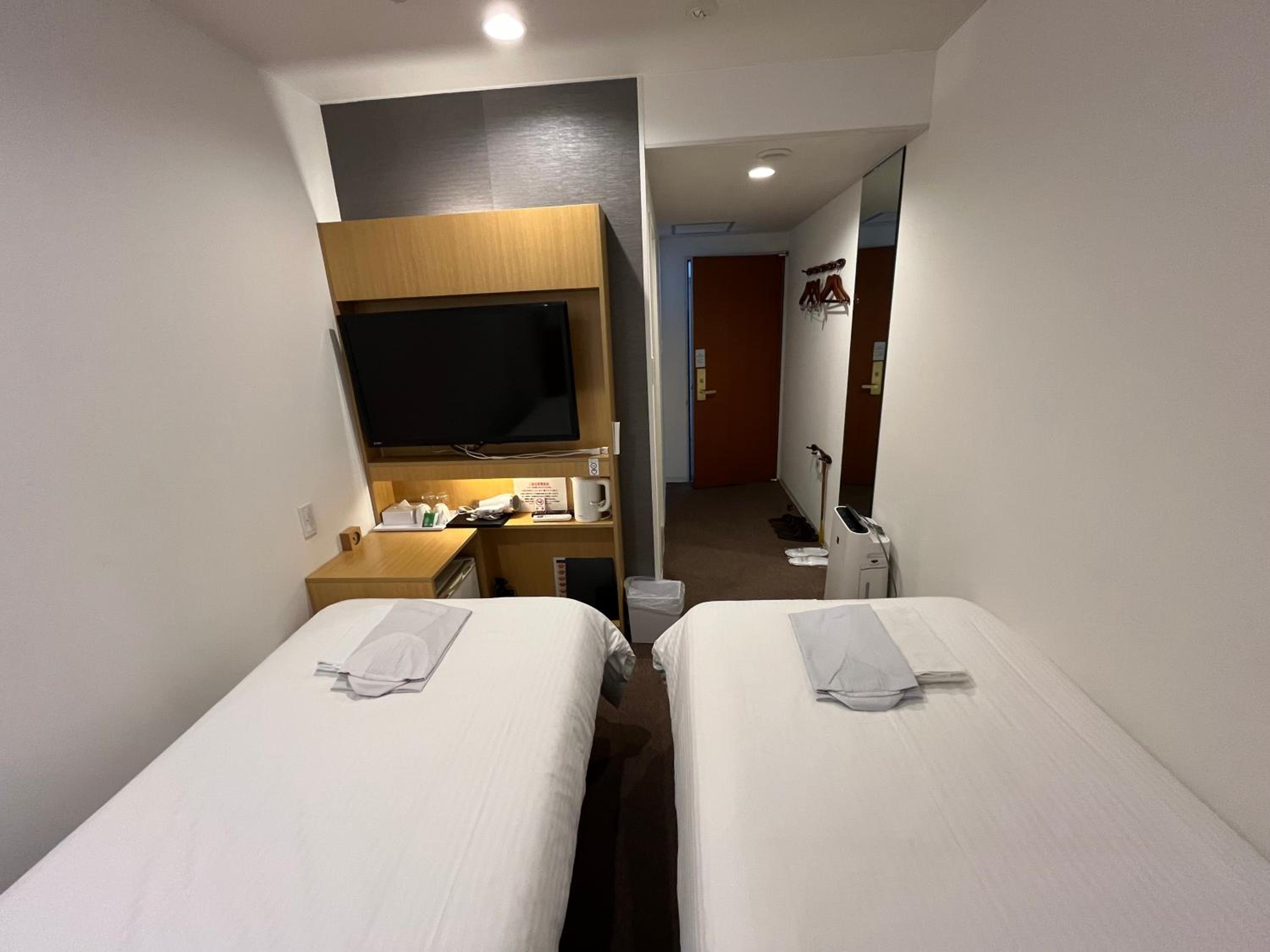 Studio Twin Room - Non-Smoking