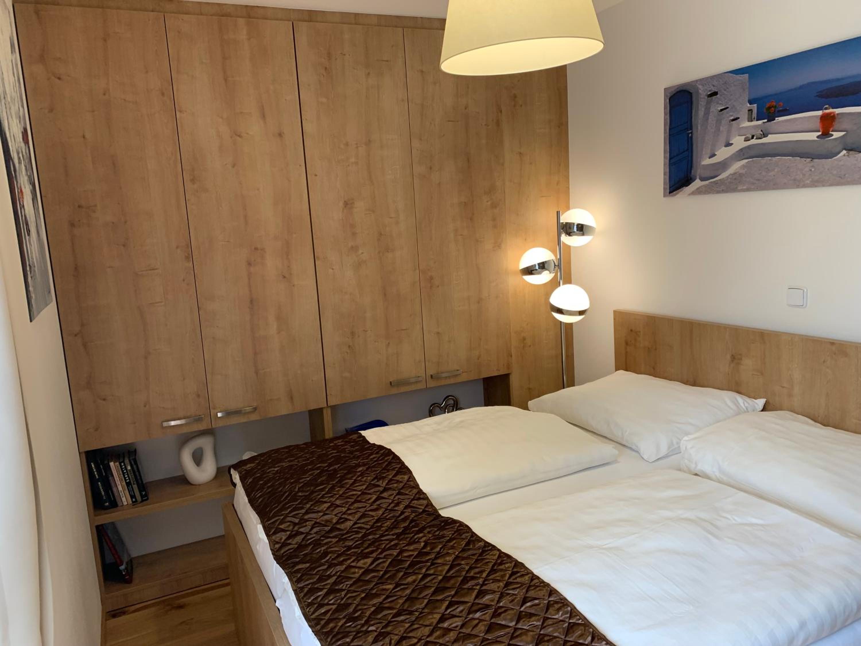 Deluxe One-Bedroom Apartment with Garden View photo 1