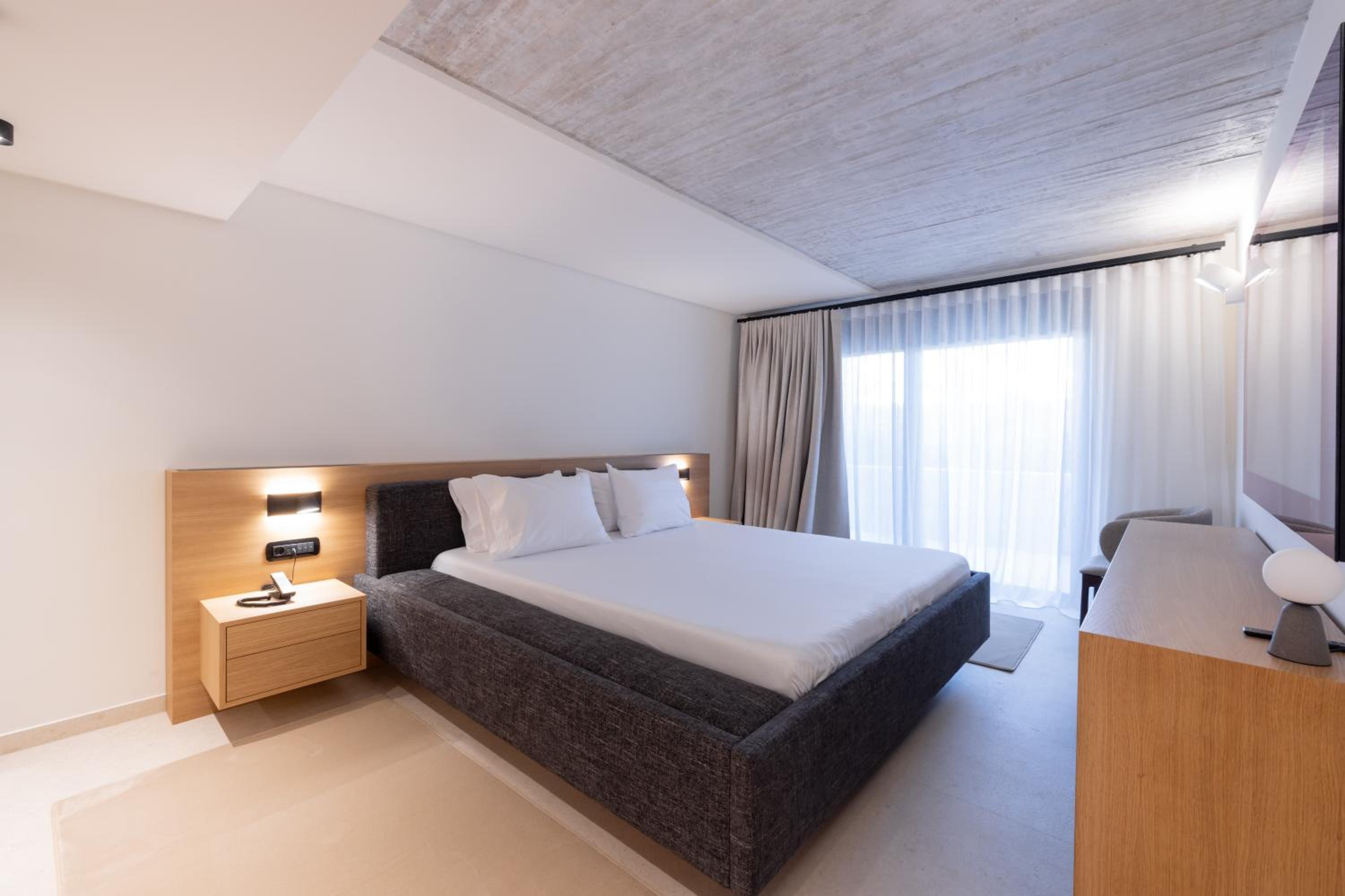 Grand Maisonette with Sea view and Private Pool  - Photo 4