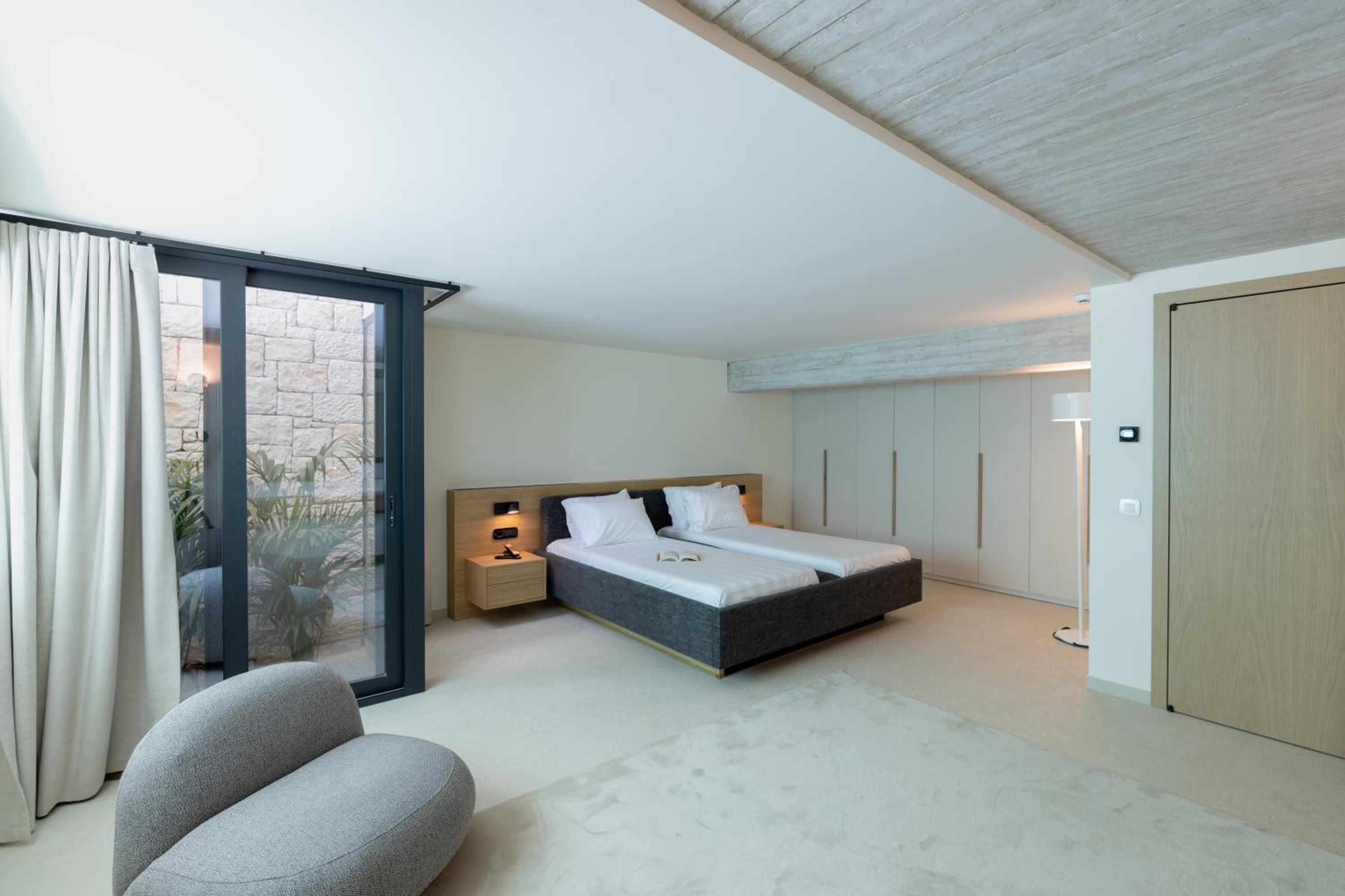 Grand Maisonette with Sea view and Private Pool  - Photo 15