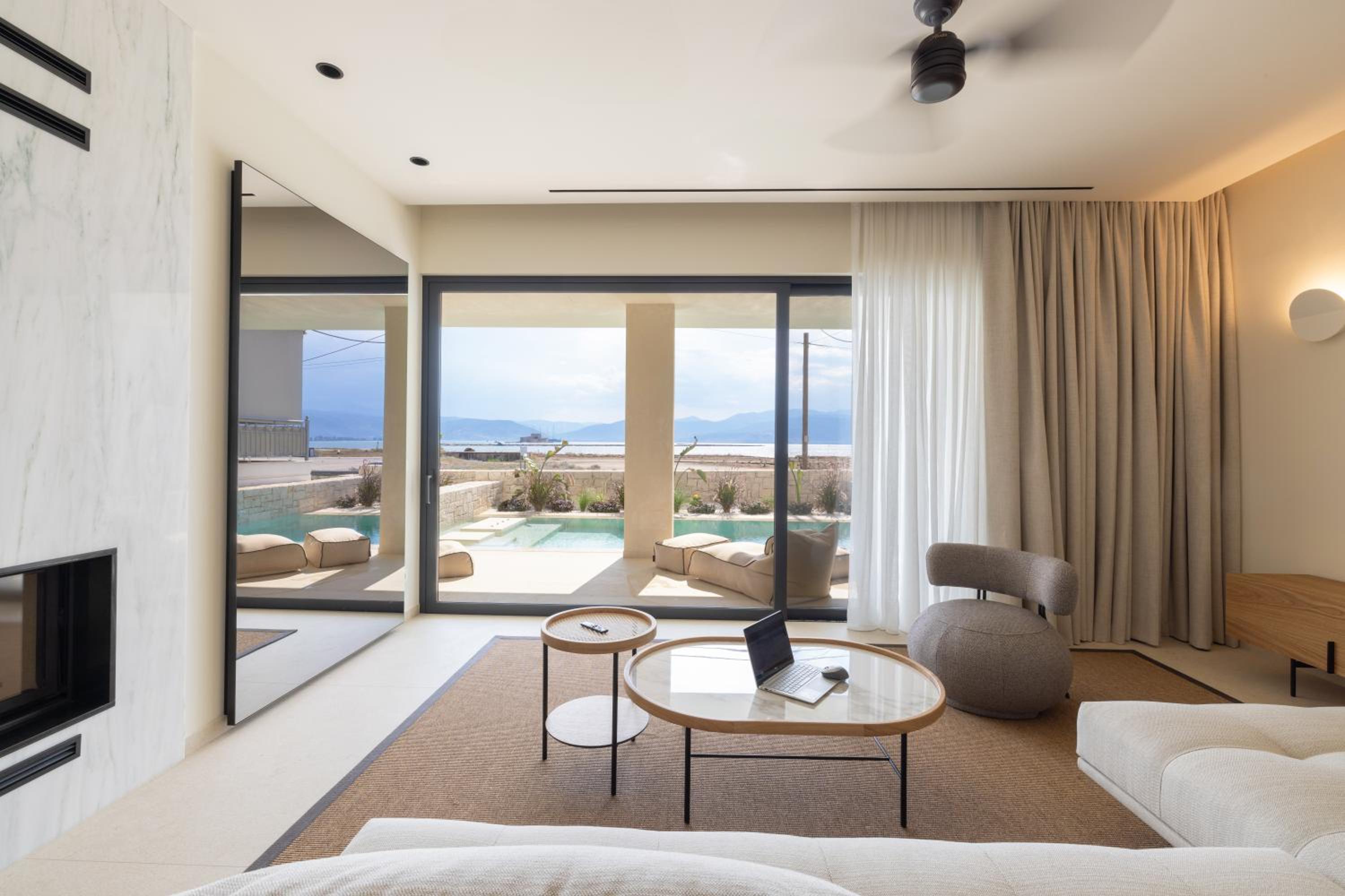 Grand Maisonette with Sea view and Private Pool 