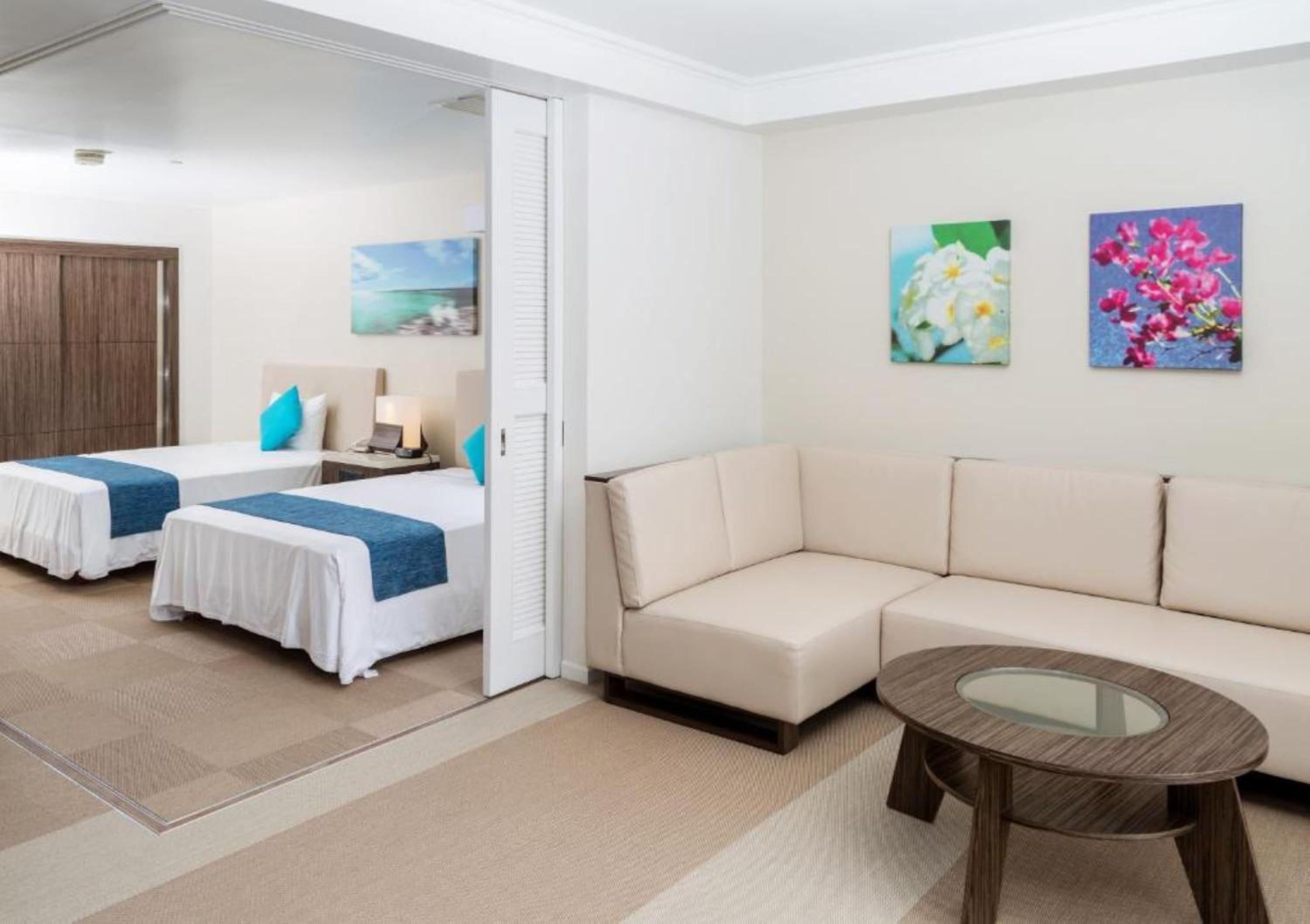 Deluxe Family Room photo 2