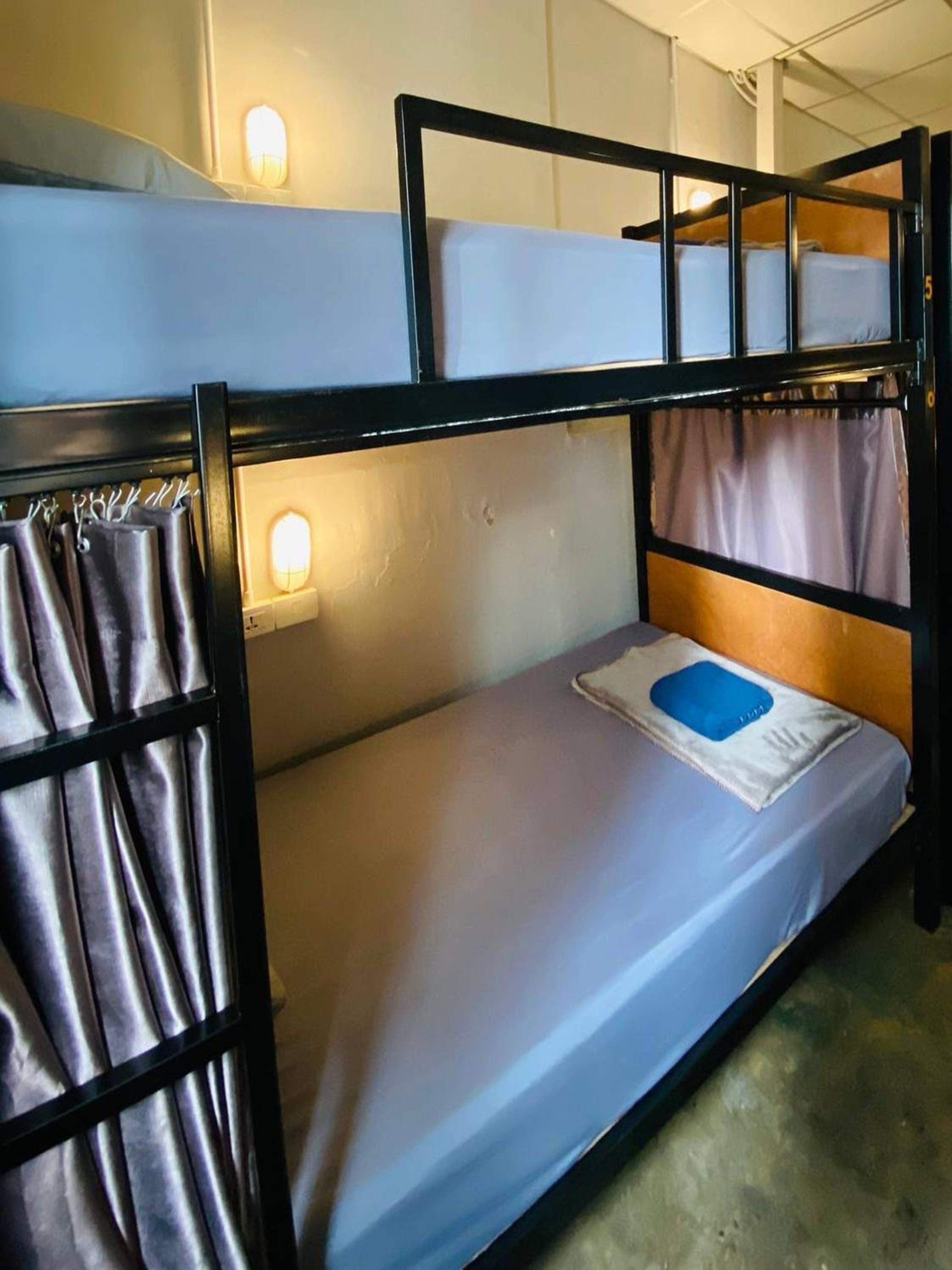 Single Bed in Male Dormitory Room with Shared Bathroom photo 2