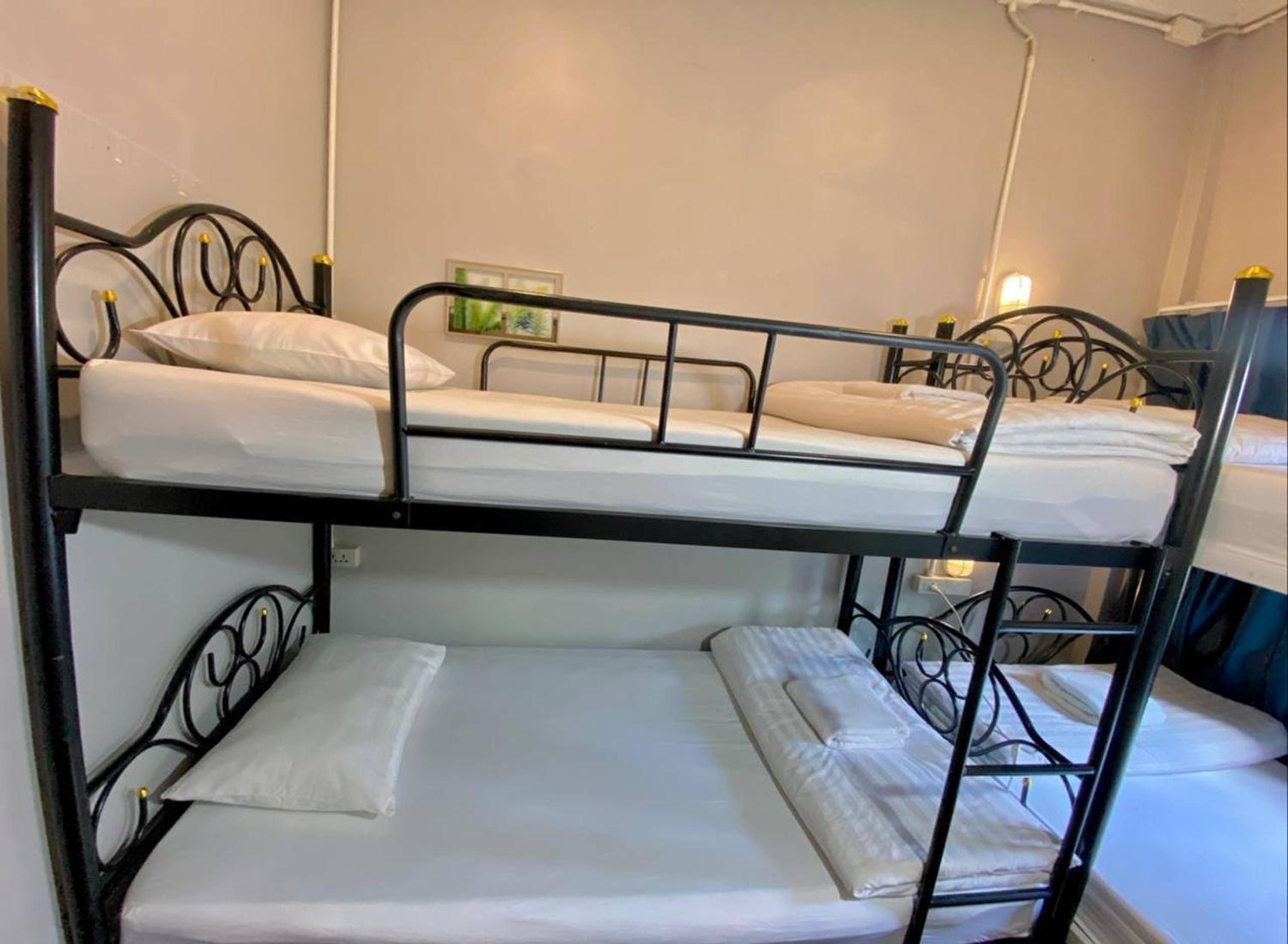 4-Bed Mixed Dormitory Room photo 2