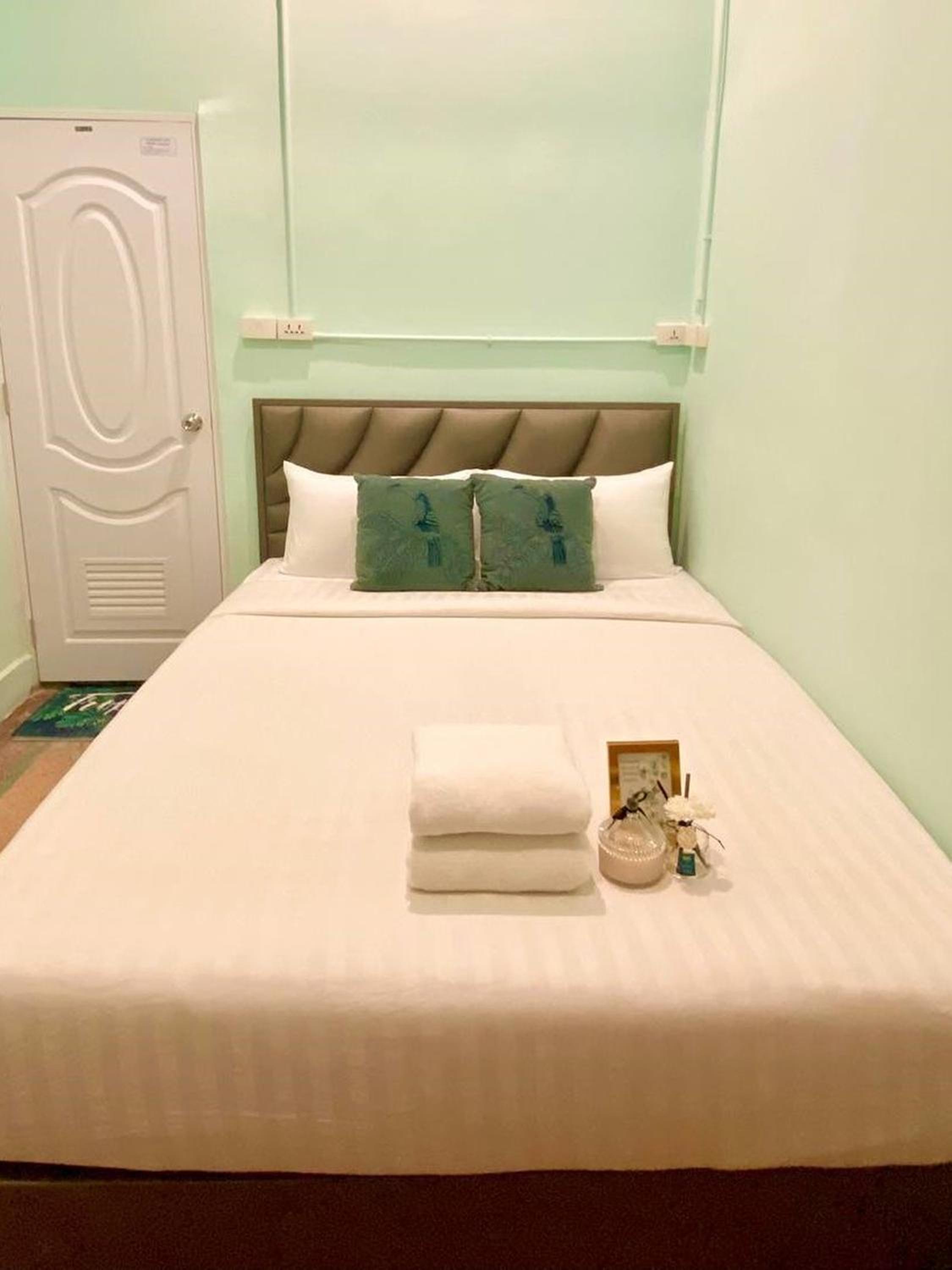 Deluxe Queen Room photo 2