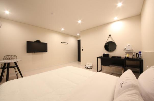 Standard Double Room photo 2