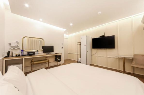 Premium Room - Photo 1