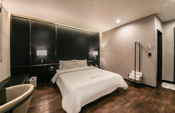 Premium Room - Photo 4