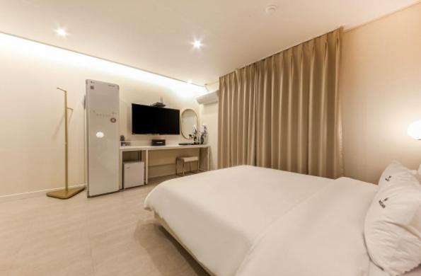 Premium Room - Photo 6