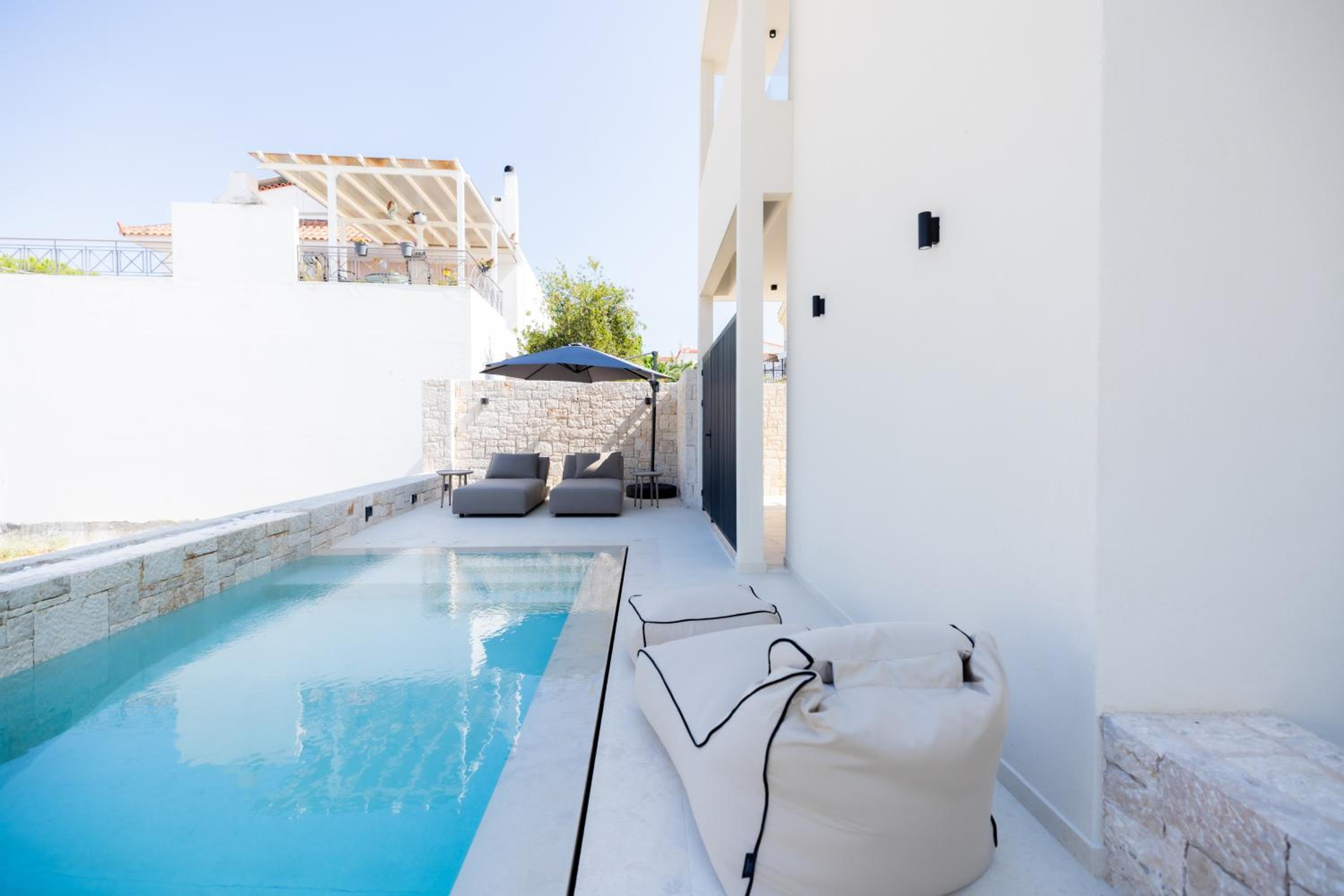 Deluxe Maisonette with Private Pool - Photo 3