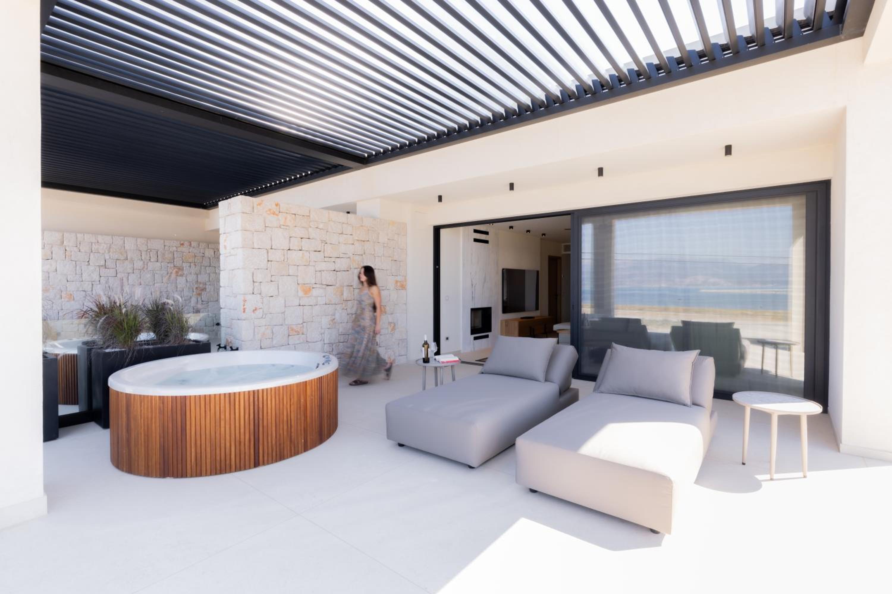 Executive Maisonette with Sea view and outdoor Hydromassage Bathtub - Photo 3