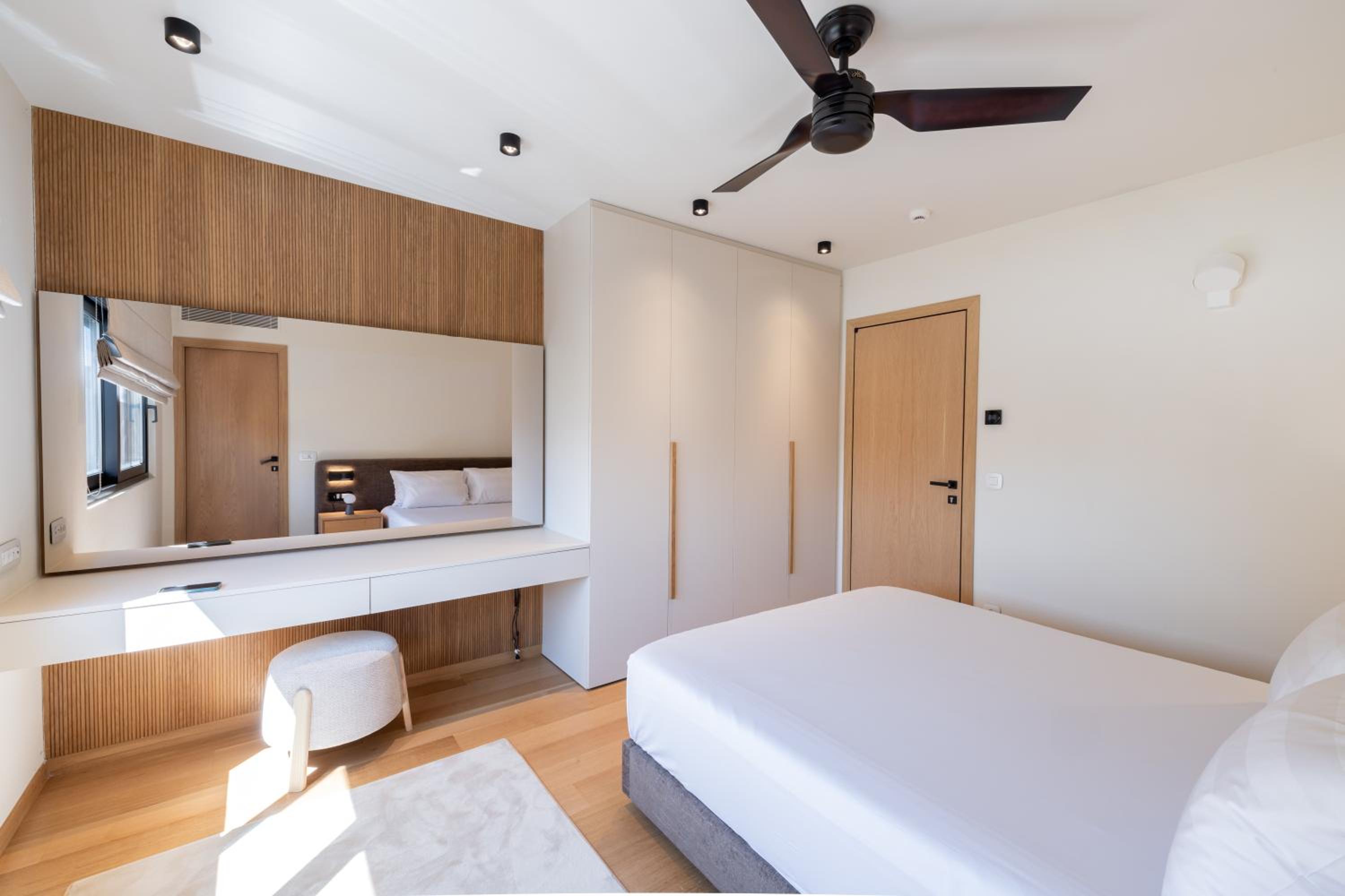Executive Maisonette with Sea view and outdoor Hydromassage Bathtub - Photo 6