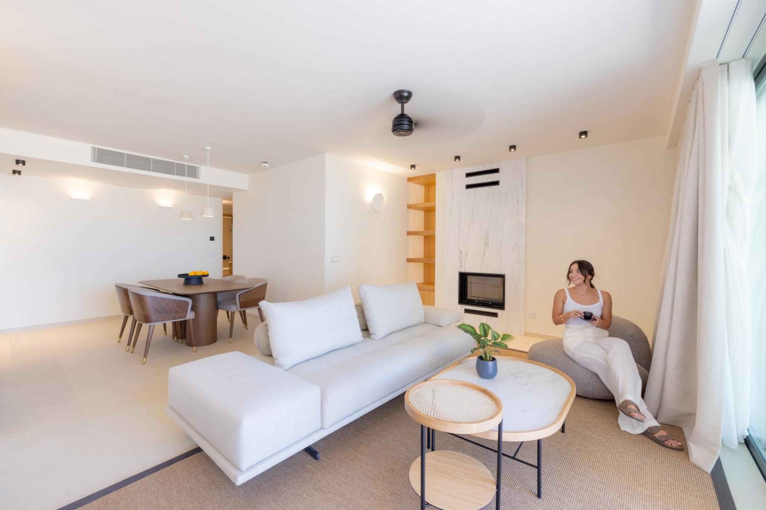 Deluxe Apartment with Sea view and outdoor Hydromassage Bathtub - Photo 6