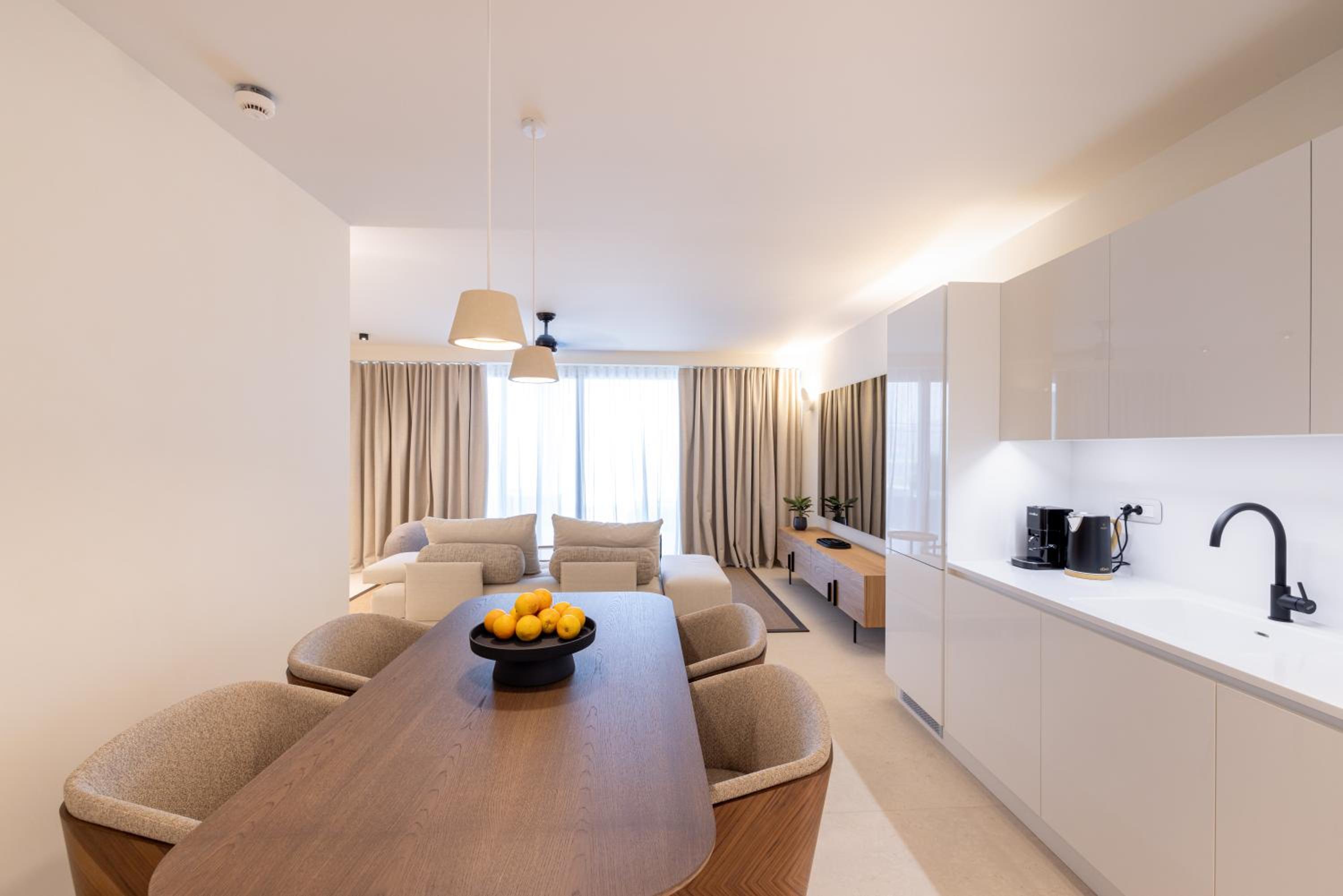Deluxe Apartment with Sea view and outdoor Hydromassage Bathtub - Photo 11