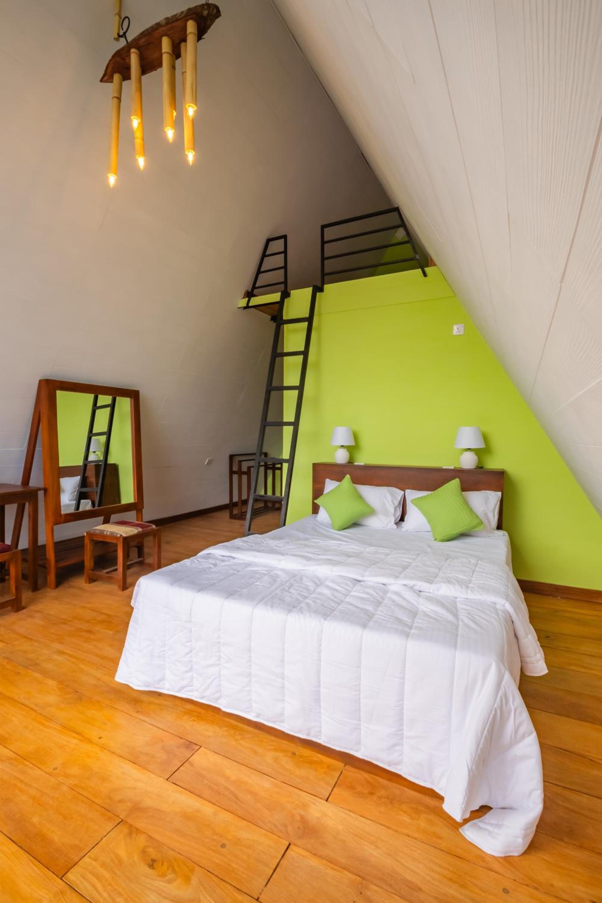 Deluxe Queen Room with Two Queen Beds photo 1